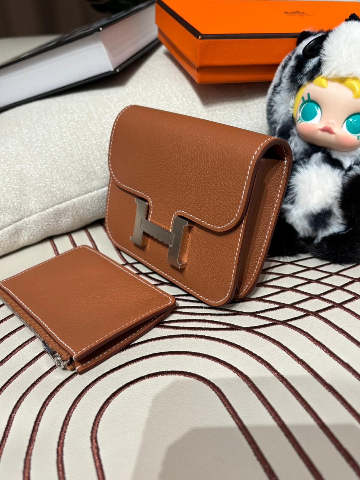 Hermes Constance Slim Wallet Stamp B Gold 100%Authentic, 99%New ✅Box