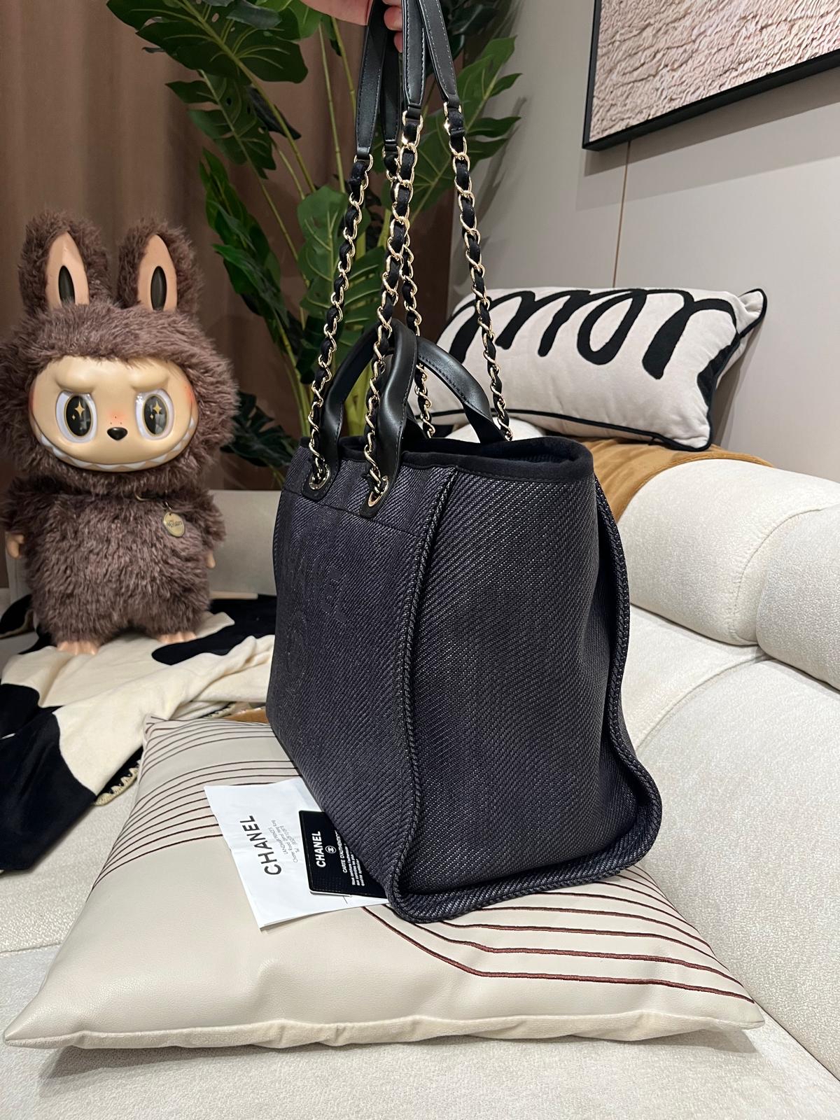 Chanel Deauville tote bag  100%Authentic, 98%new ✅香港專門店收據✅card✅dust bag✅box