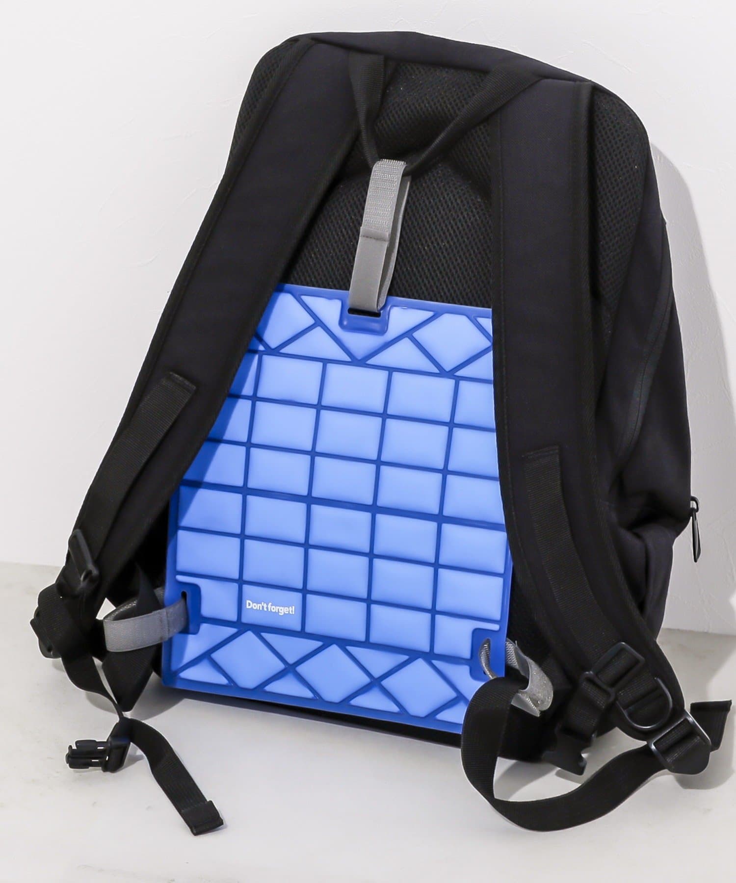 日本 3Coins 冷感書包墊