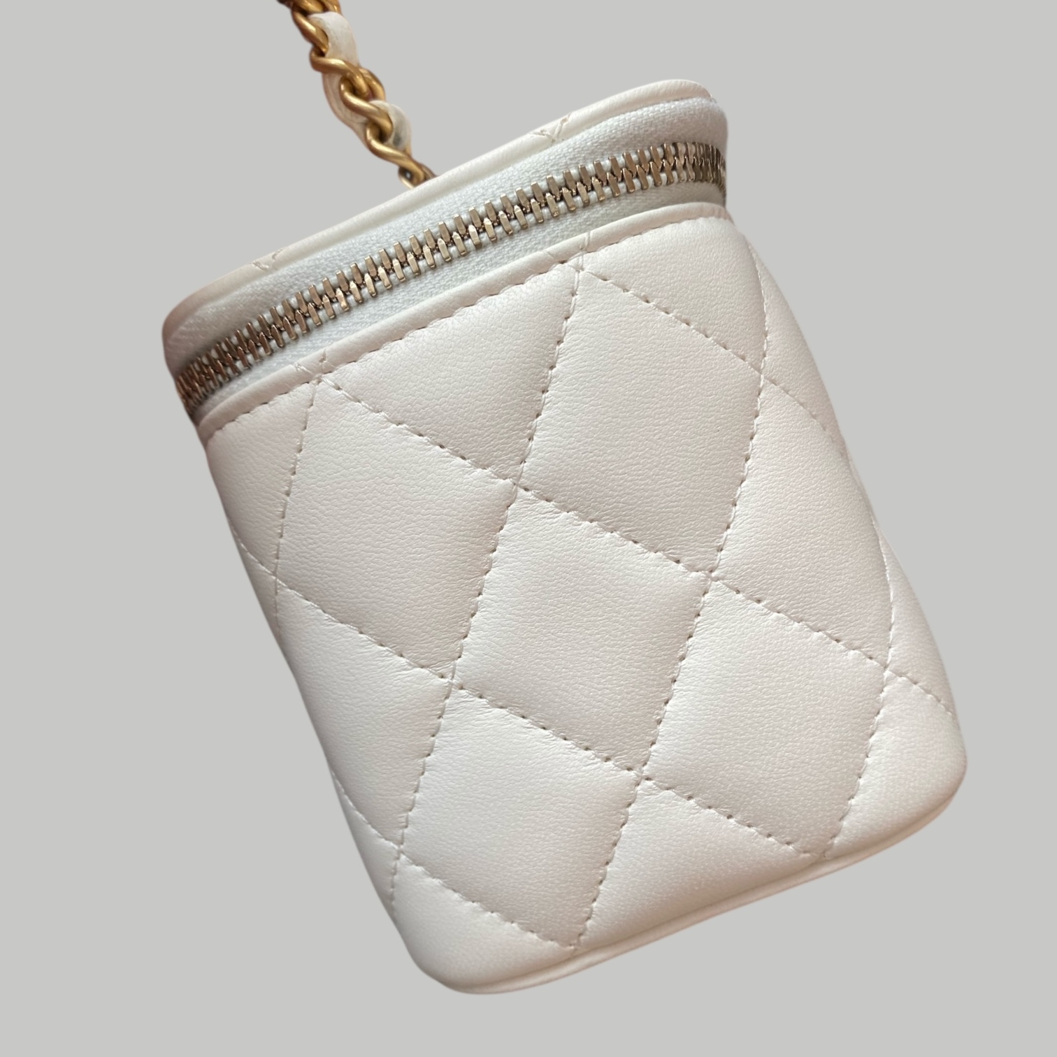 Chanel Lambskin vanity羊皮金球長盒子