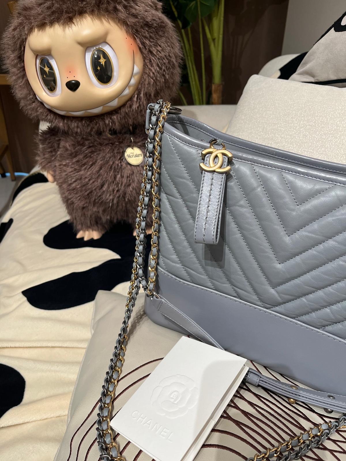 chanel Gabrielle medium Hobo 灰色V紋牛皮A93824 100%Authentic, 98%new ✅專門店收據✅29卡✅塵袋✅盒 