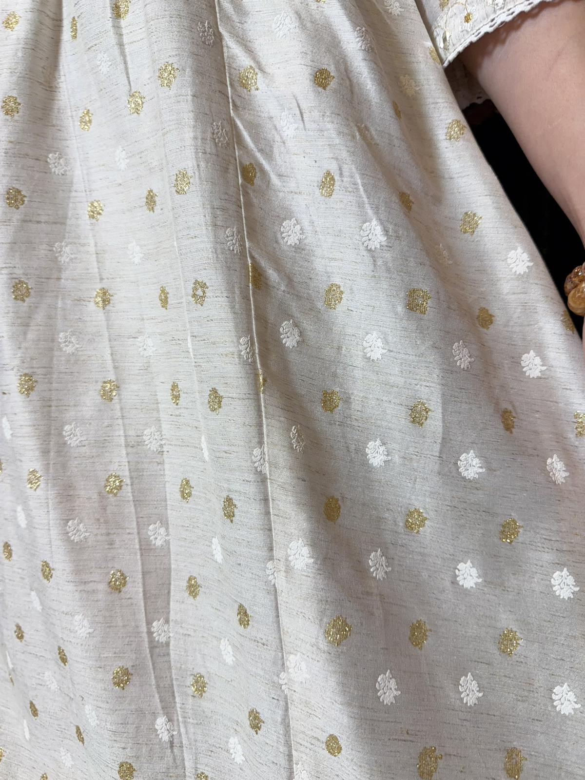 White Gold Dot V-Neck OP 43.5" #1500