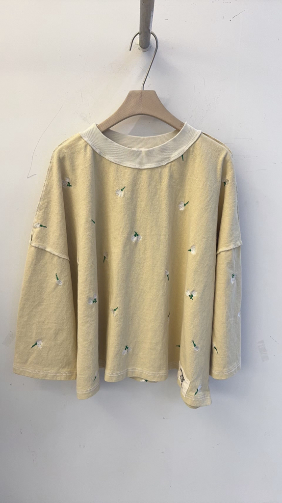 XNN OE 繡線花仔top