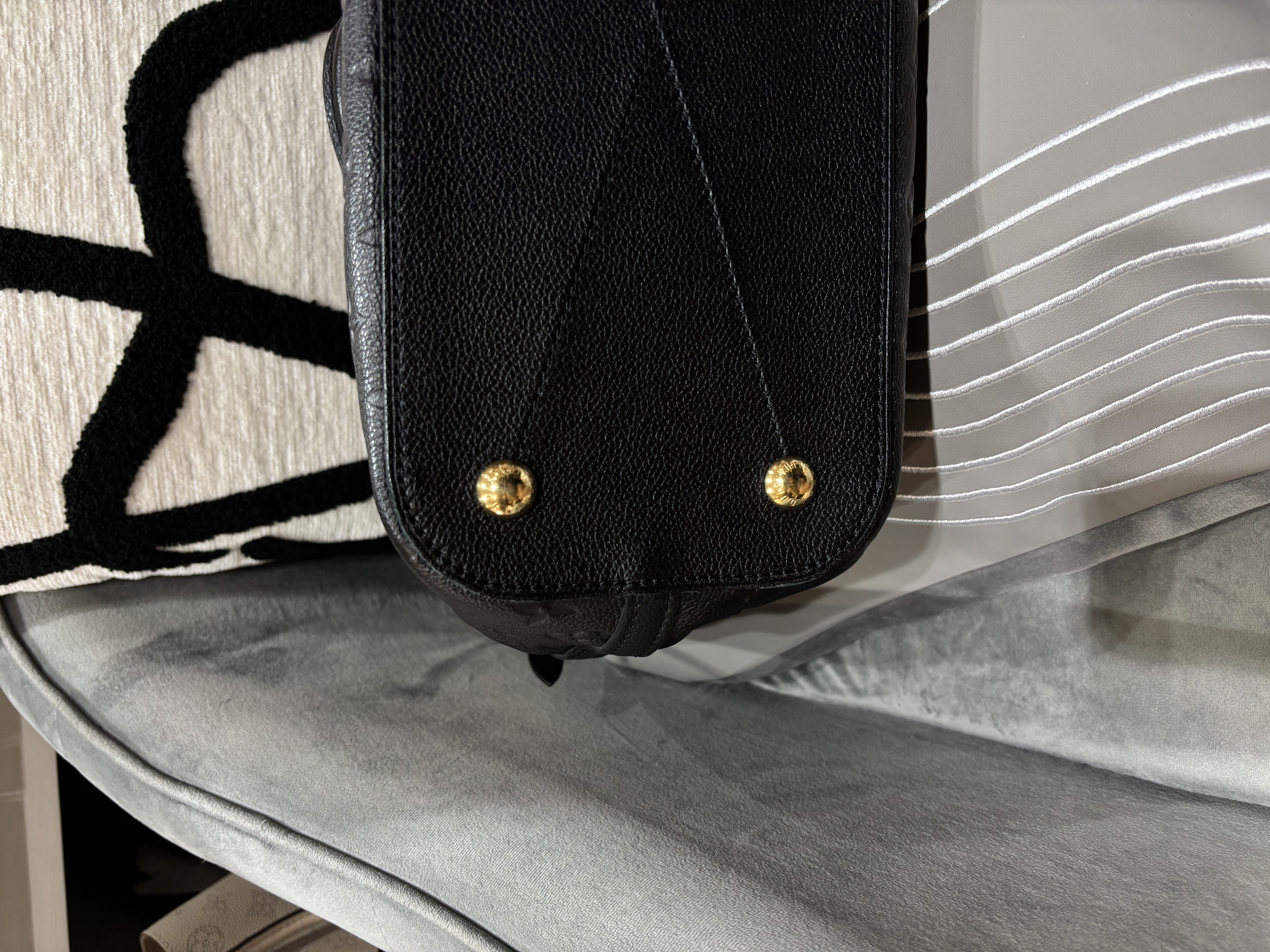 Lv Mazarine MM Black 黑色壓紋牛皮Monogram Empreinte  Bag,100%Authentic,98%new✅strap ✅dust bag 