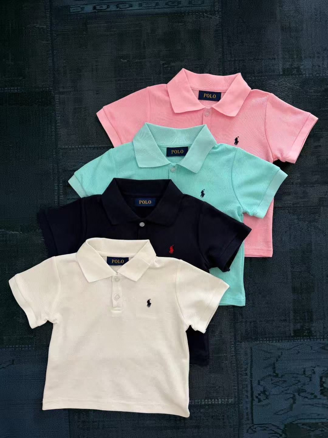 $ 80件。2件起$70件。小馬標翻領經典 POLO 短袖