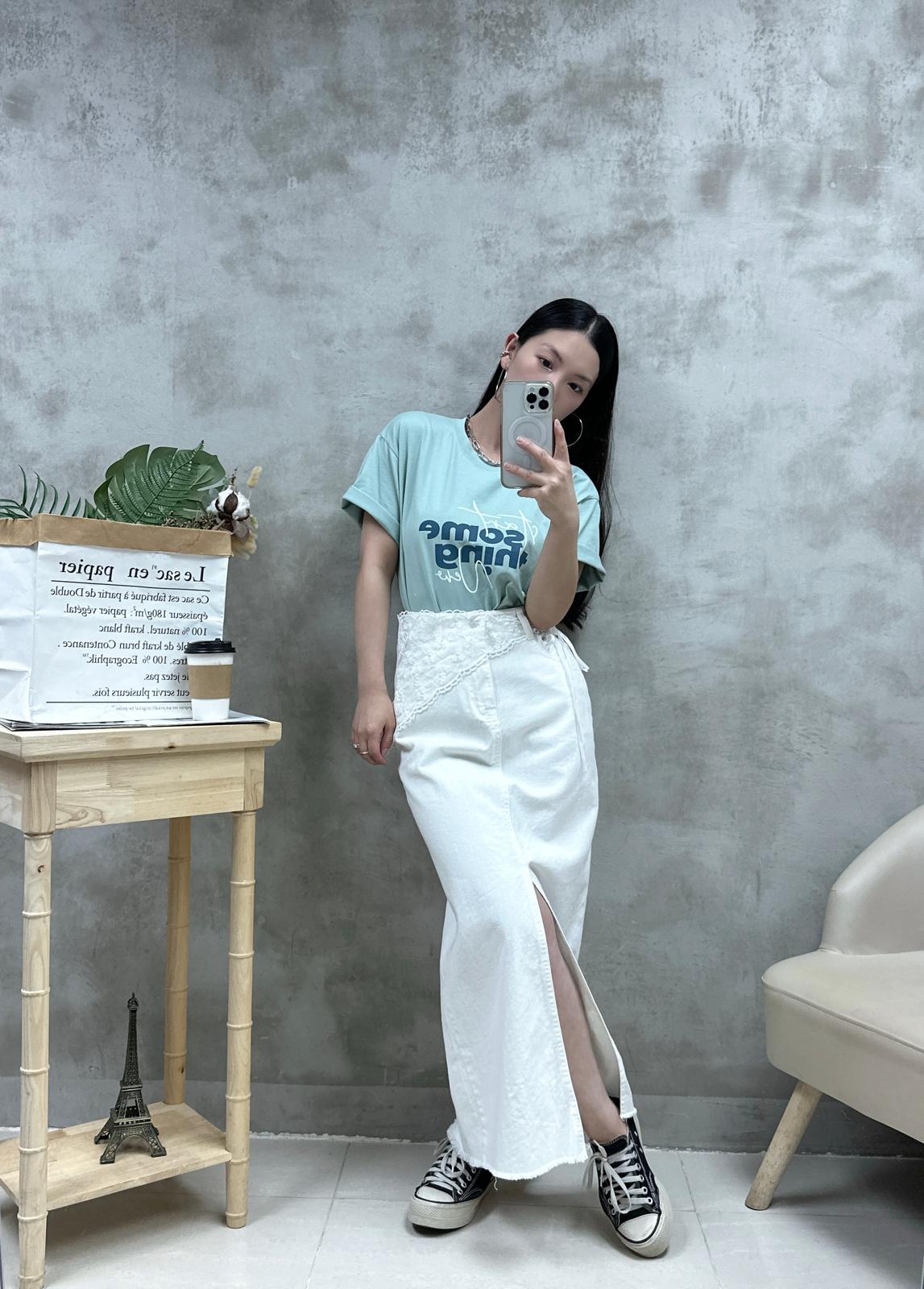 P12 彩色英文字Print Tee