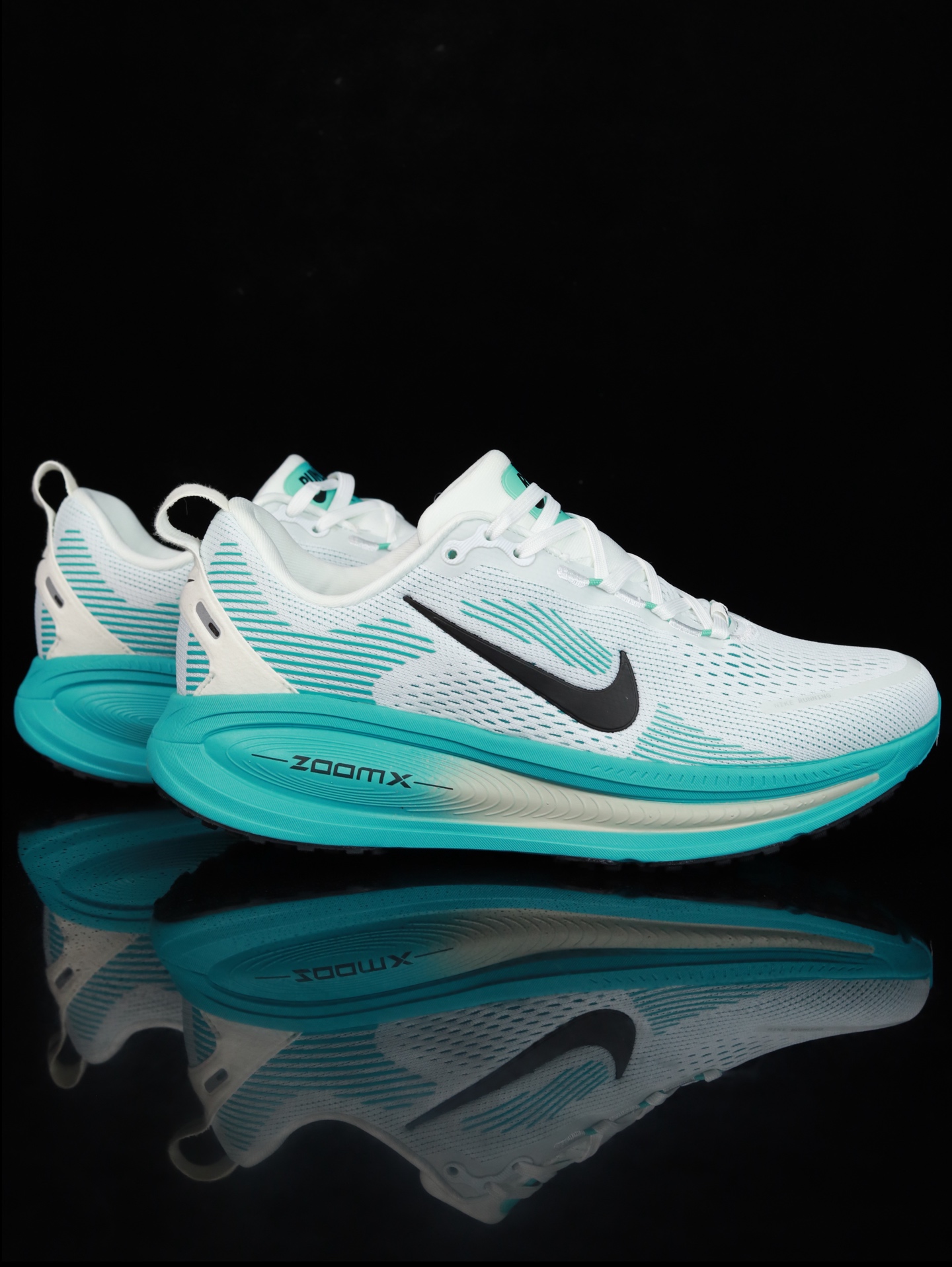 Nike Vomero 18 HM6803-103