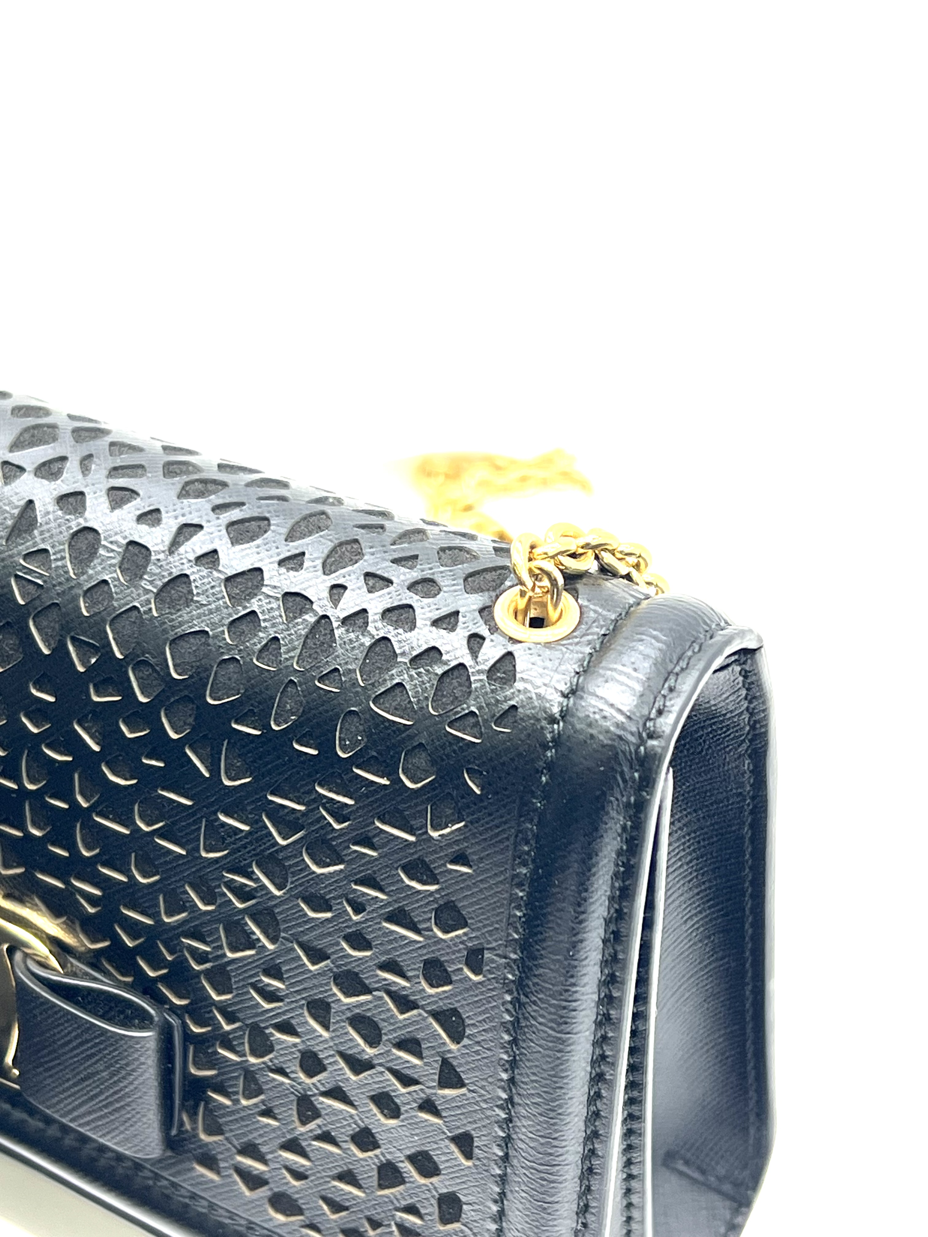 Pre-Owned Salvatore Ferragamo Ginny Vara Bibbon / Product Code: 26041104