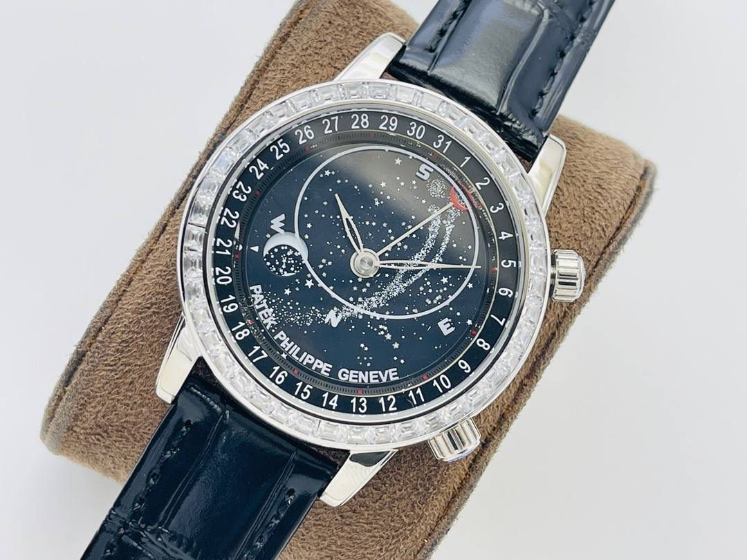 V4升级版 市场最高版本 功能跟正品一样 百达.翡丽星空升级终极版！升级细节： 1⃣️做到了跟正品满天星自动转的功能！ 2⃣️升级日历的排法和正品一样的顺序！ 3⃣️直径42毫米，厚度11毫米！ 4⃣️最大亮点：百达.翡丽星空里的月亮会根据天空上的月亮变化而变化！根据天空上的月圆月缺搬（初一月弯弯初十五月圆）到手表上了！