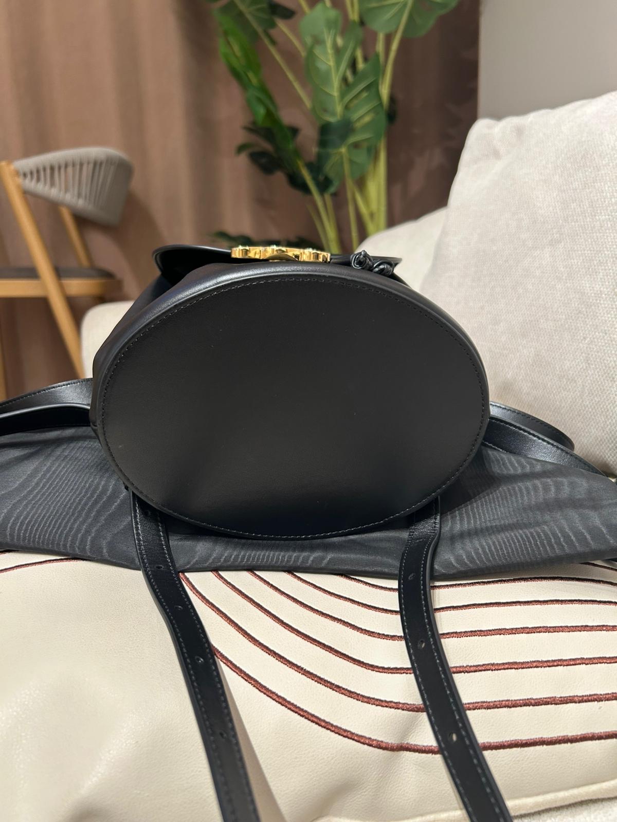 Celine Bonnie Backpack 黑色金扣 100%Authentic, 98%New ✅Dust bag