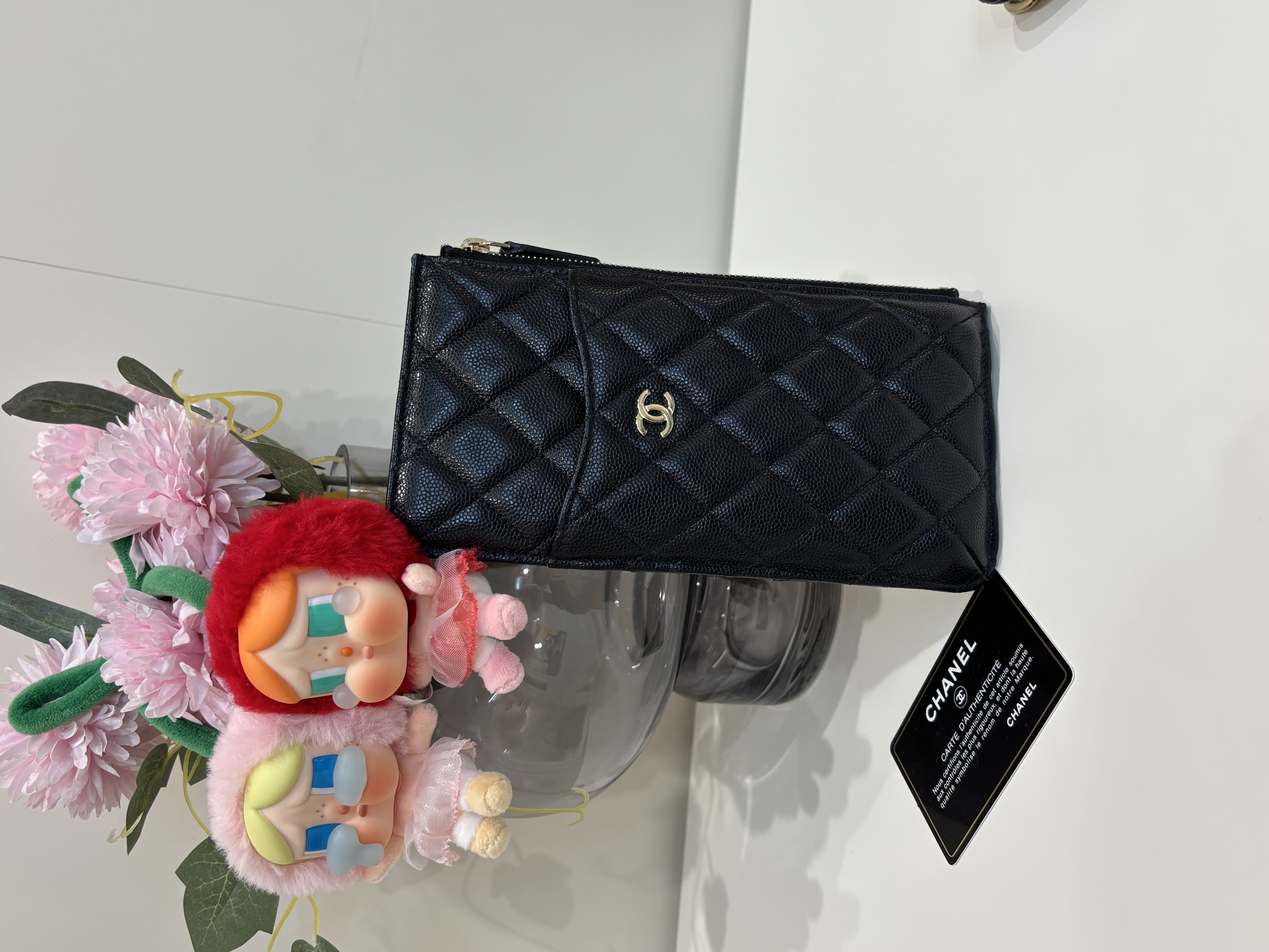 Chanel zip wallet phone pouch 黑色荔枝牛皮金扣 9100%Authentic,98%new✅card ✅dust bag 