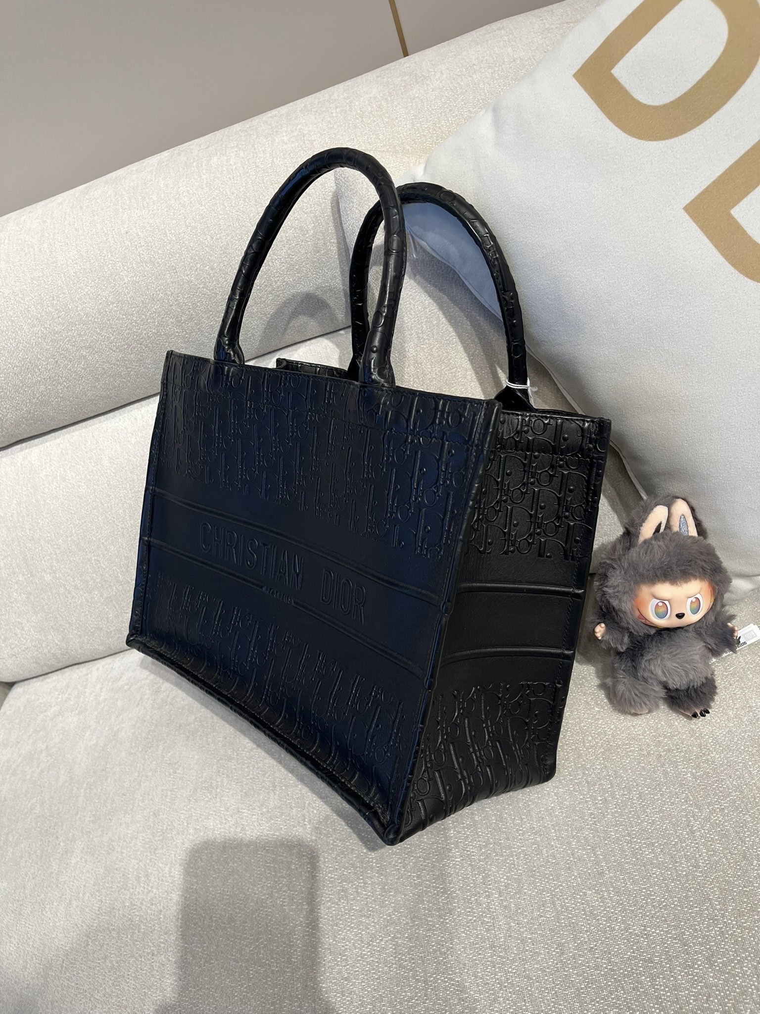 Dior booktote so black Calfskin  100%Authentic , 95%new ✅dust bag 