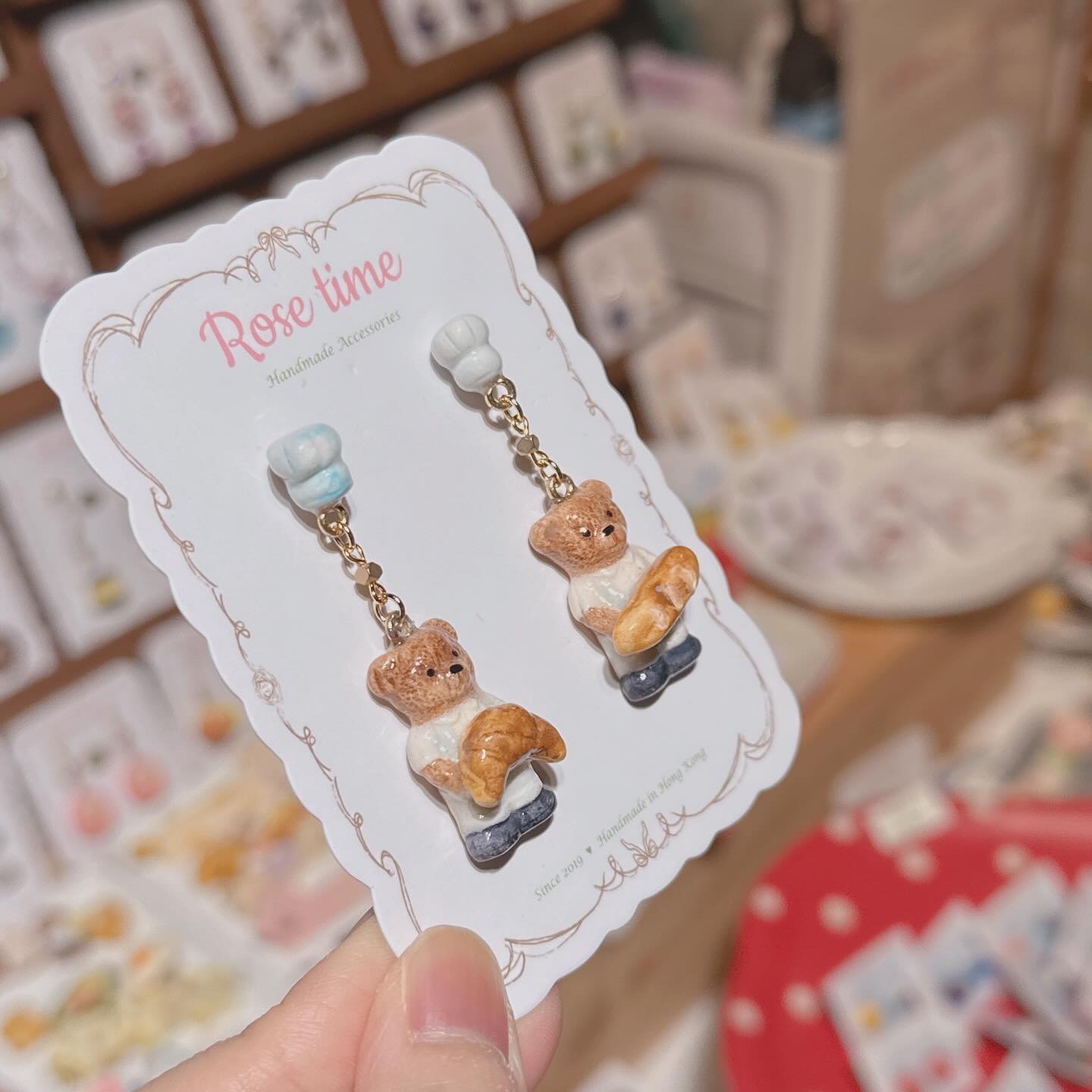 Rose time 3月7-9日 精選半價🩷 手繪烘焙店熊熊麵包師傅耳環🩷 七周年精選半價