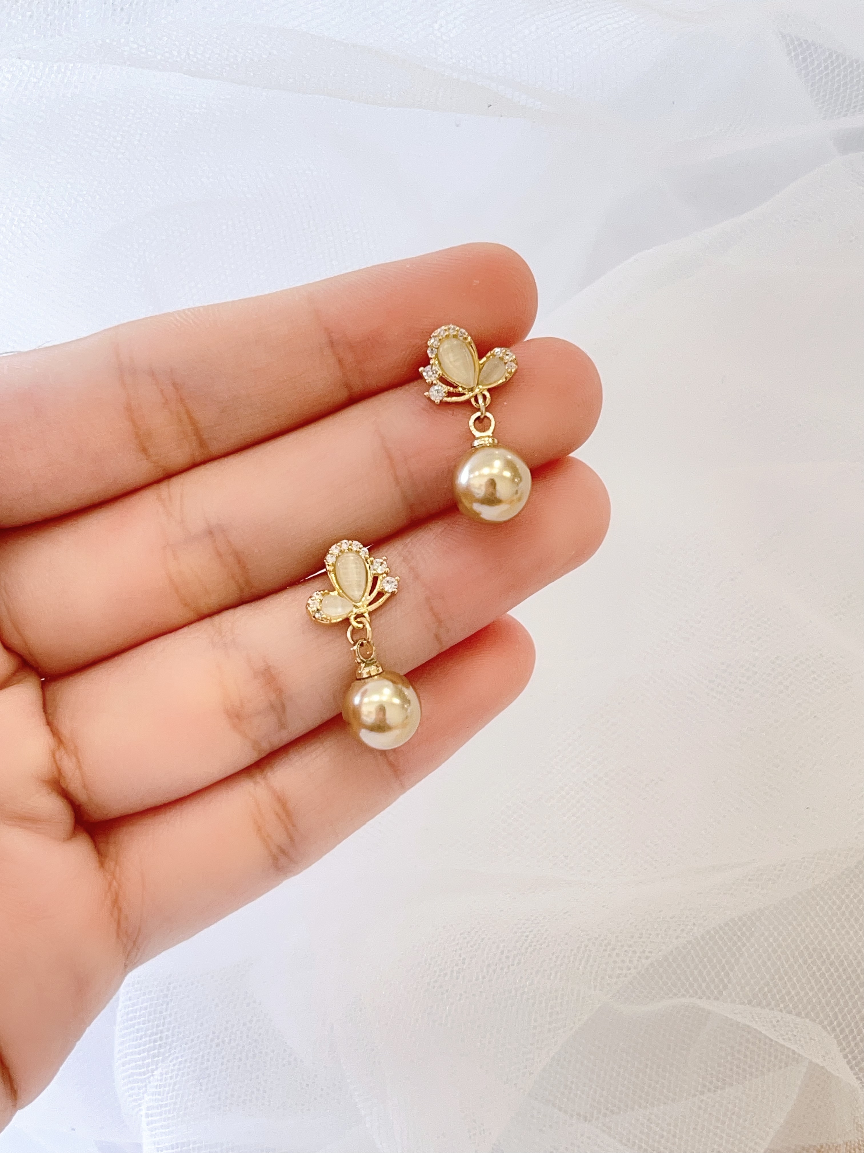 法式锆石蝴蝶香槟色珍珠耳环