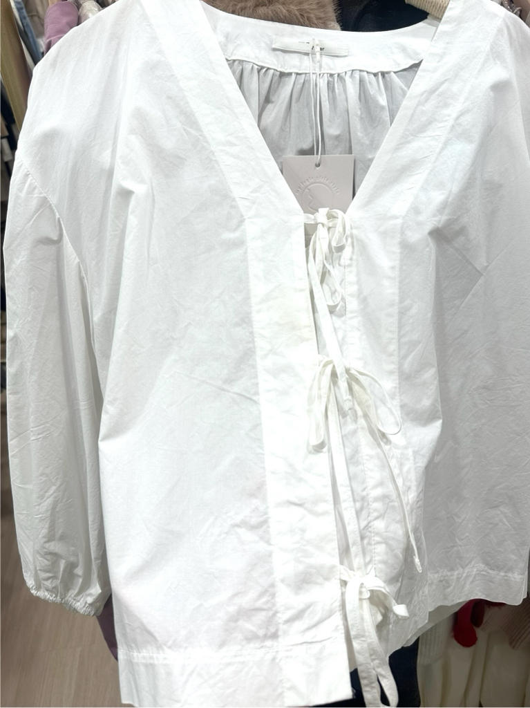 時代羽織．Triple蝴蝶襯衫 US0001 (B品：心口有淡淡污跡)