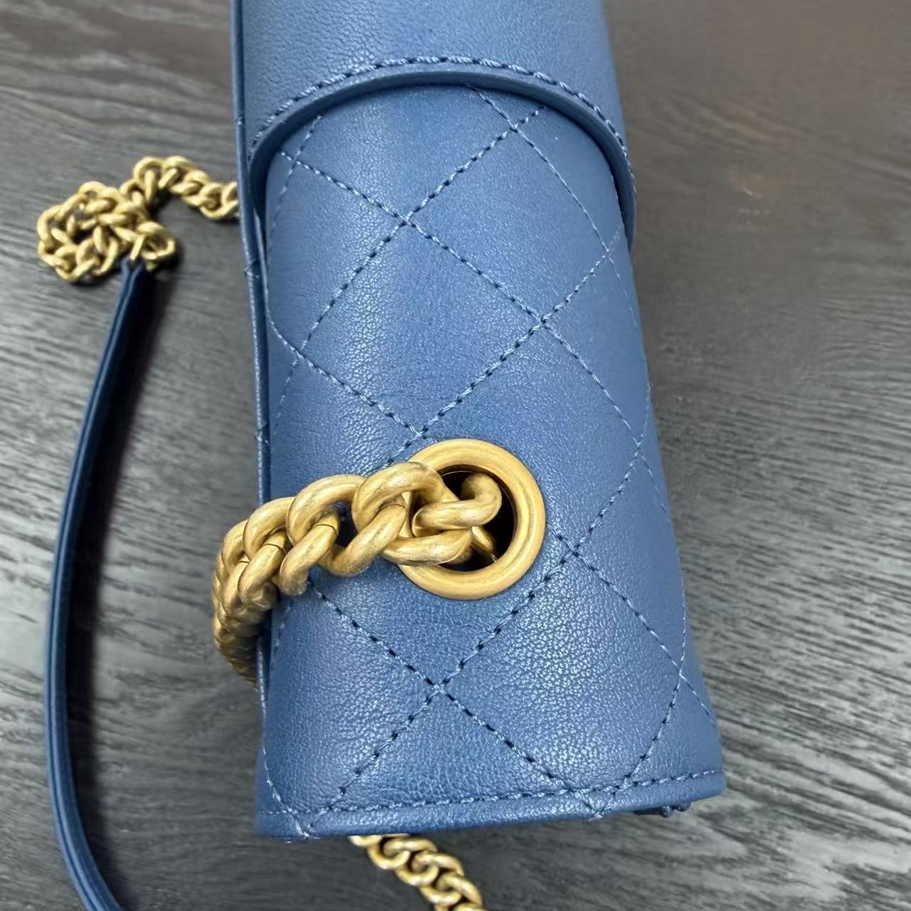 Chanel 山羊皮藍色金扣  罕有藍色中古風