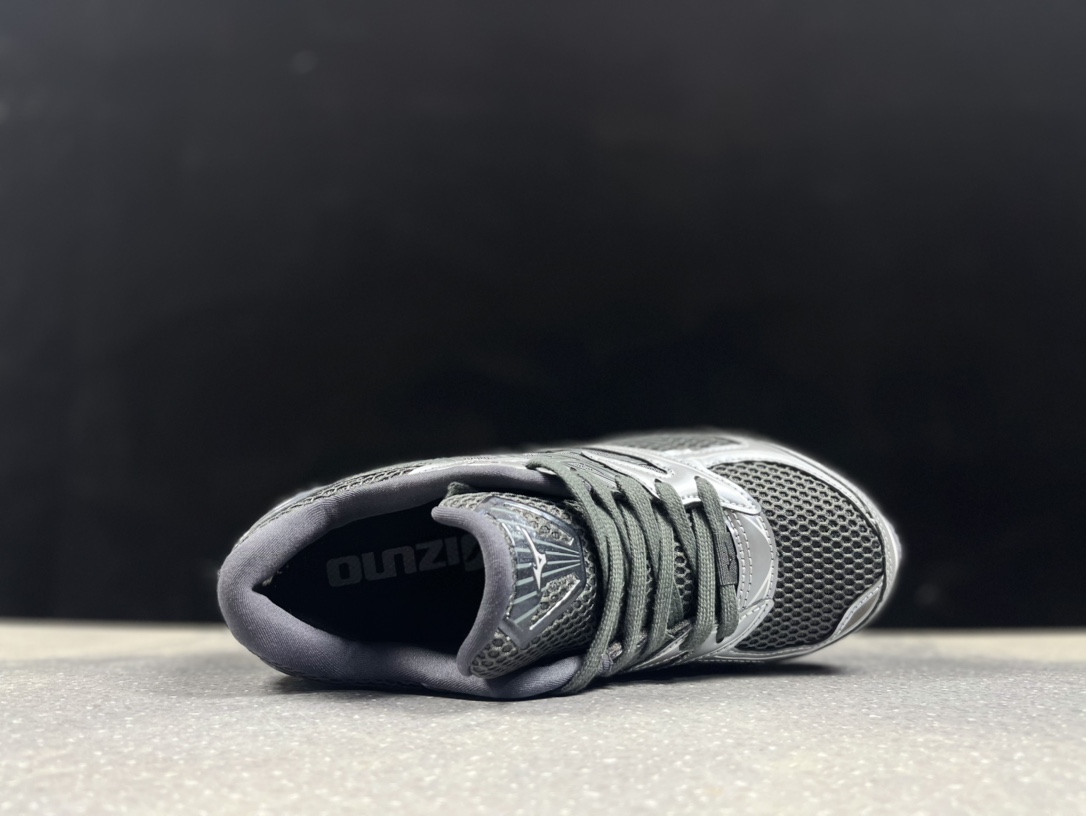 Mizuno Wave Prophecy LS 