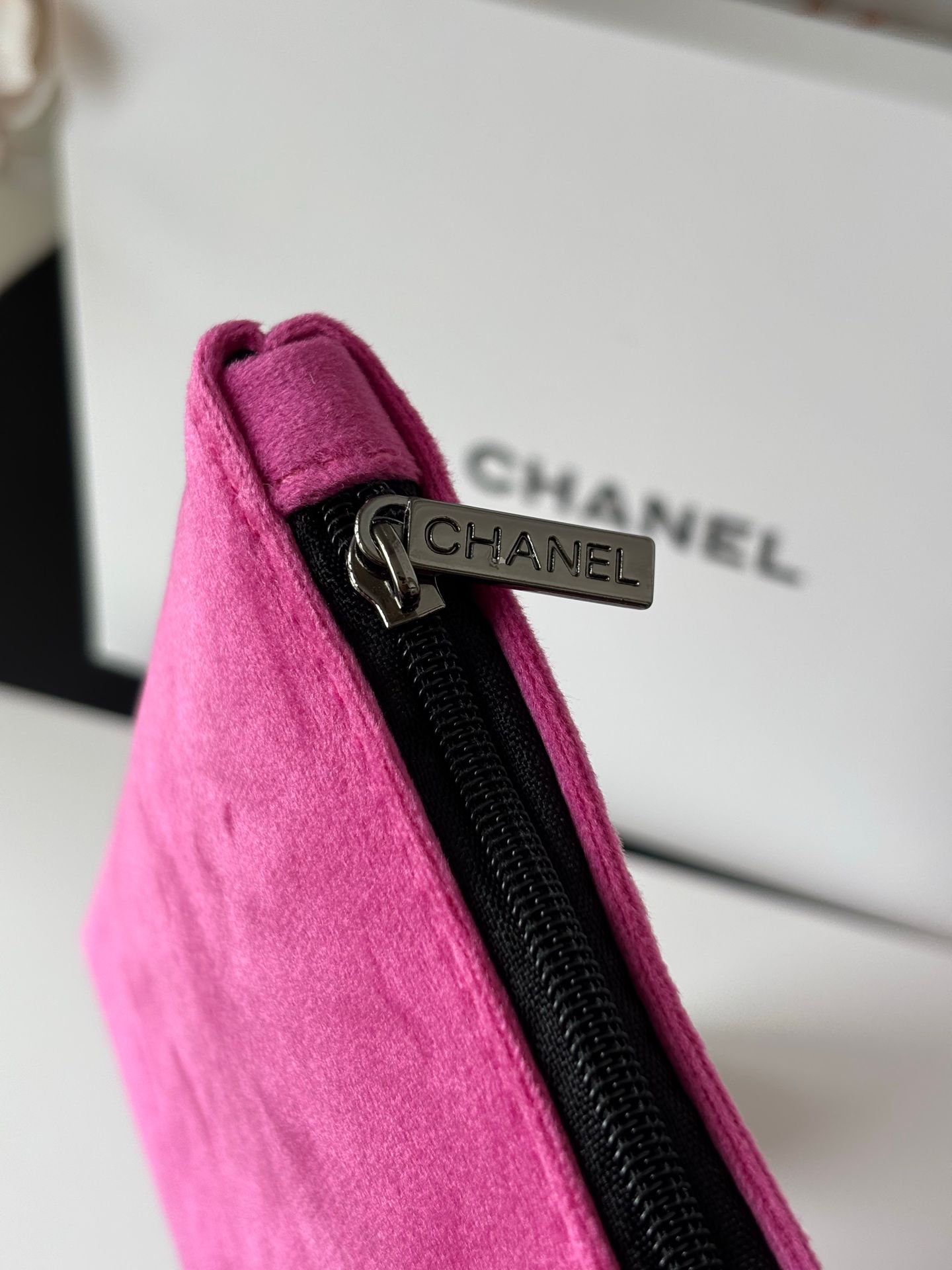 CHANEL 粉紅色化妝包