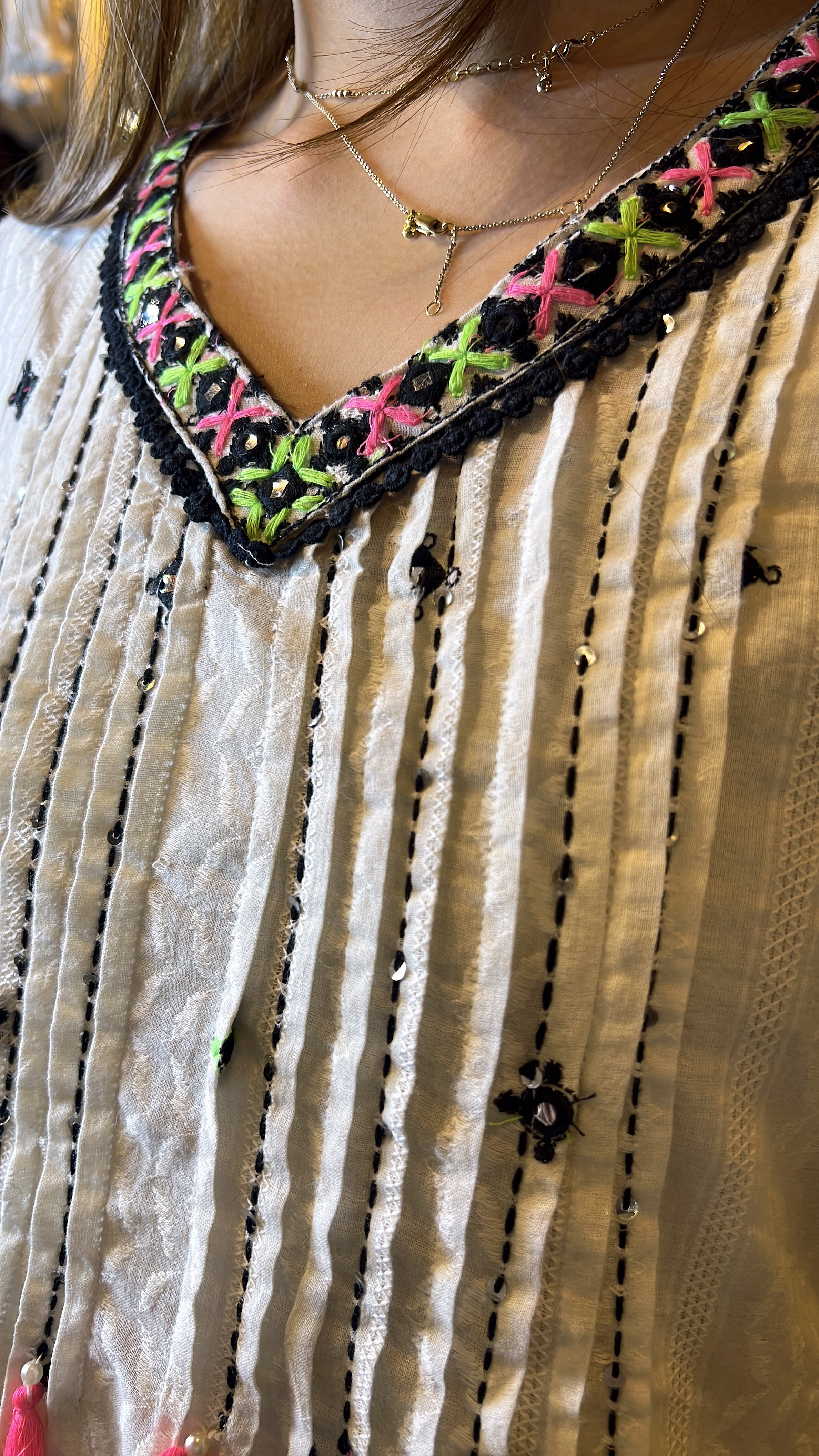 Milky White V-neck Pearl soso OP 43" #1058