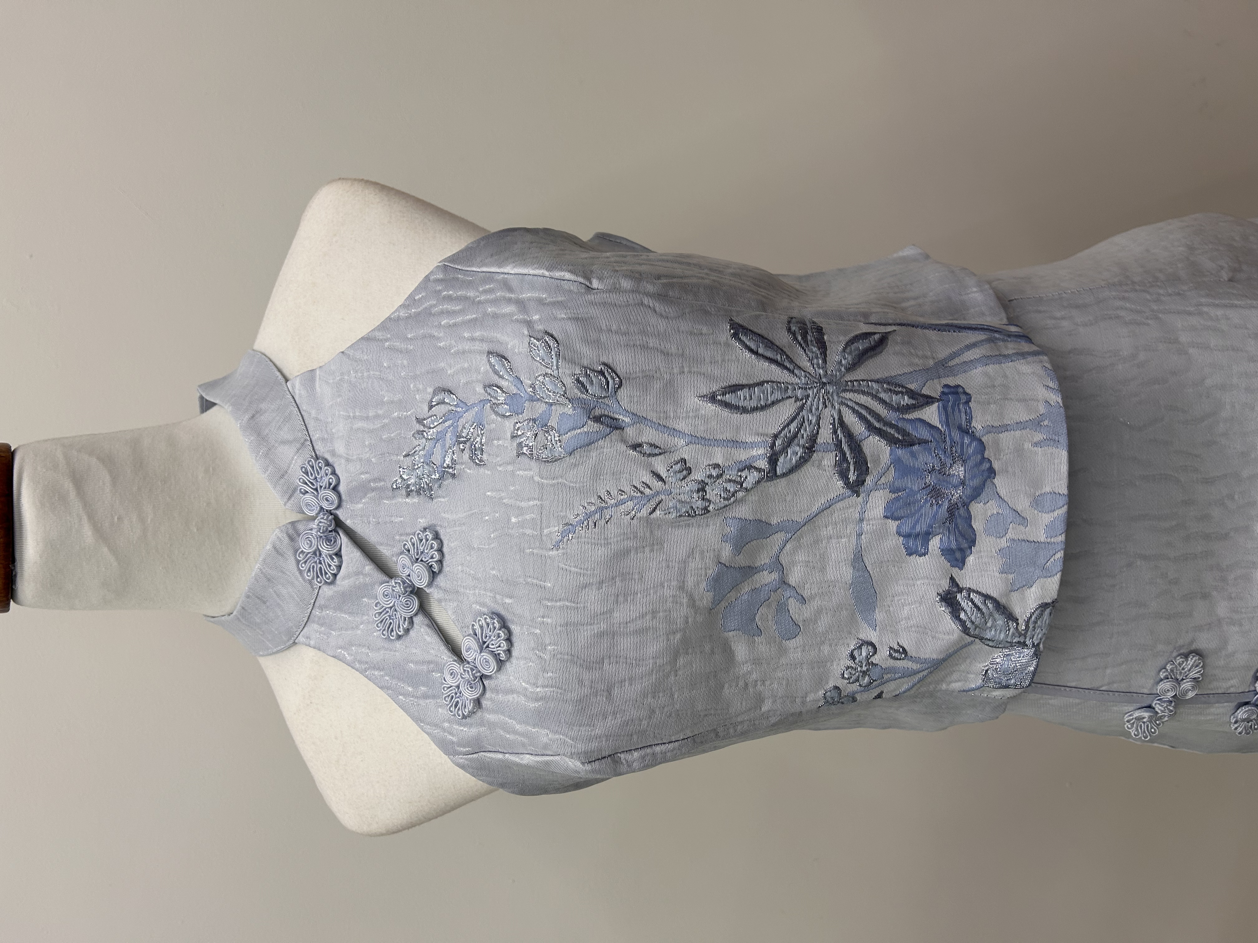 573.WB Cheong San Cut in Top & Skirt