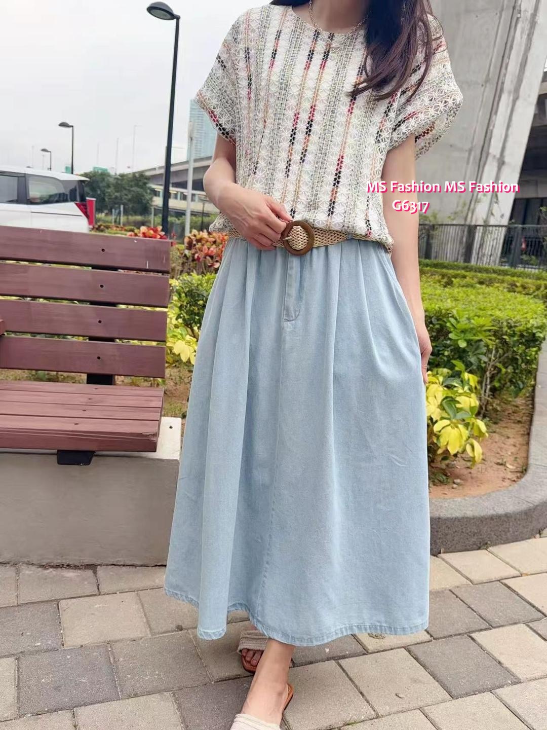 G6317 韓國🇰🇷彩色勾花top