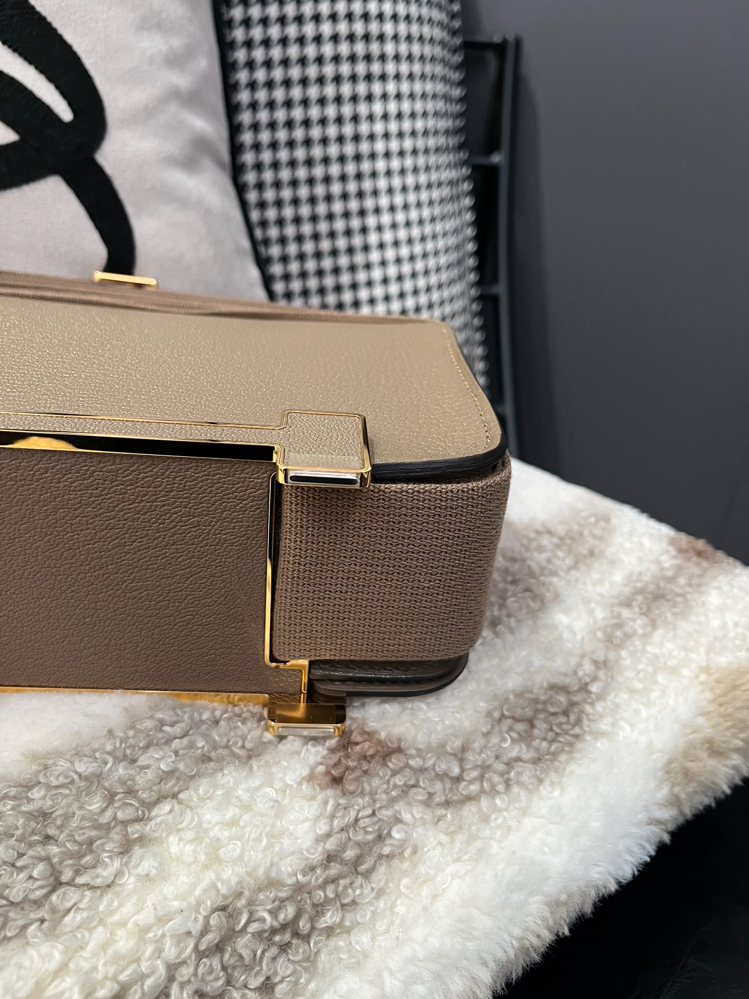 全新 Hermes Geta Etoupe Stamp B 100%Authentic, Brand New全新 ✅專門店收據✅Dust bag ✅Box