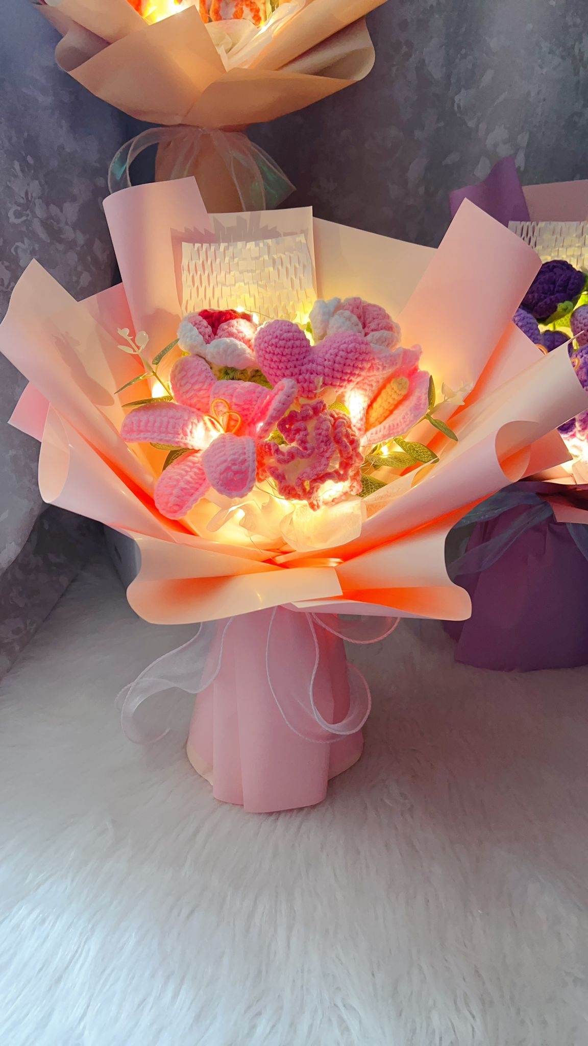 康乃馨鬱金香玫瑰編織花花束