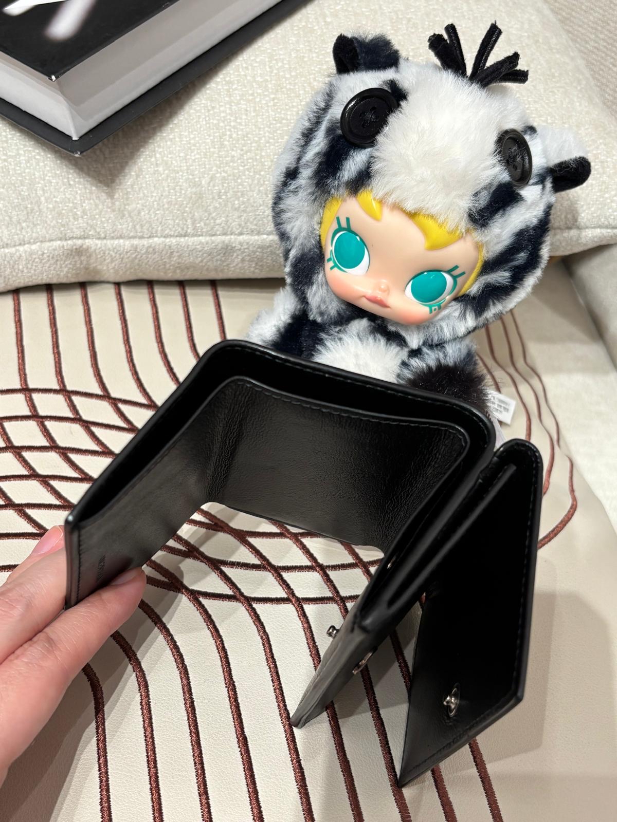 Balenciaga Wallet 黑色牛皮 100%Authentic, 95%New 