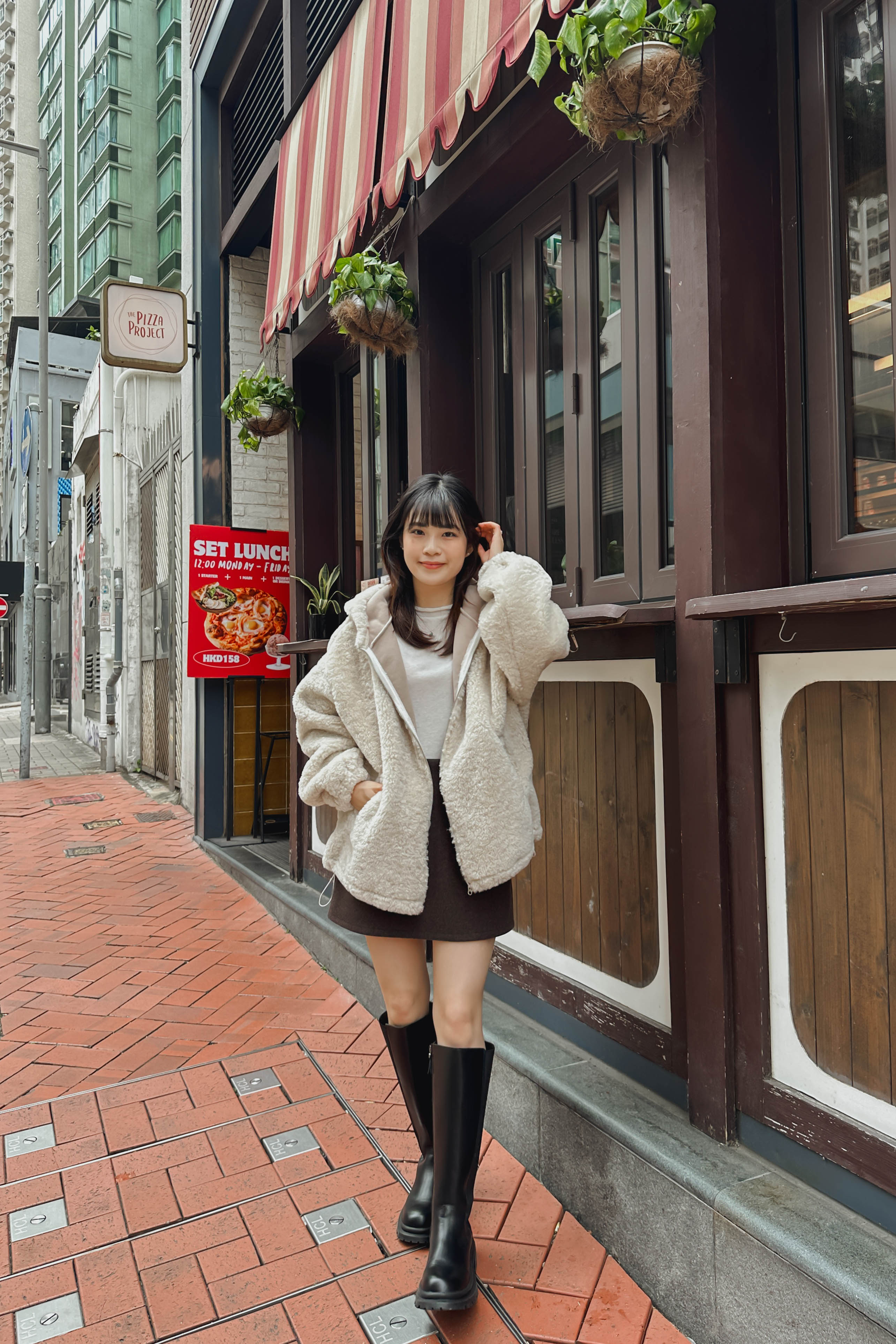 極顯瘦！毛呢修盆骨A字短裙 (兩色入)