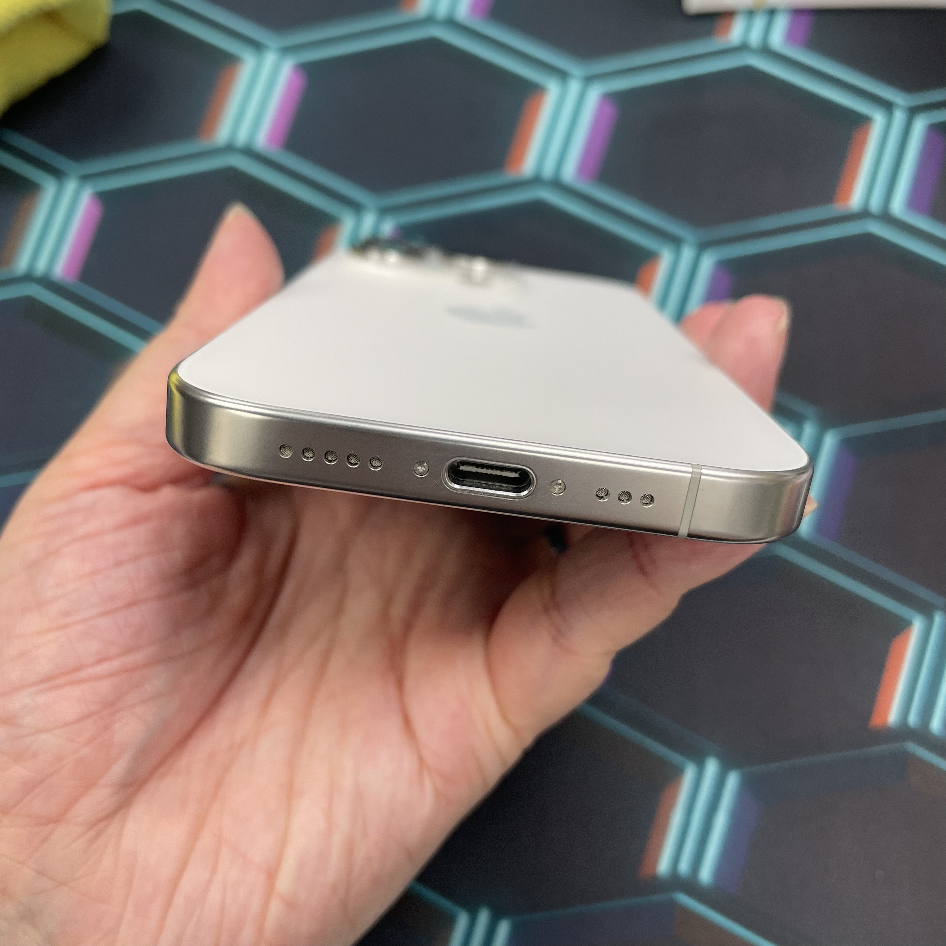 *6405 16 pro 勁靚機 256GB 電90 白色 white