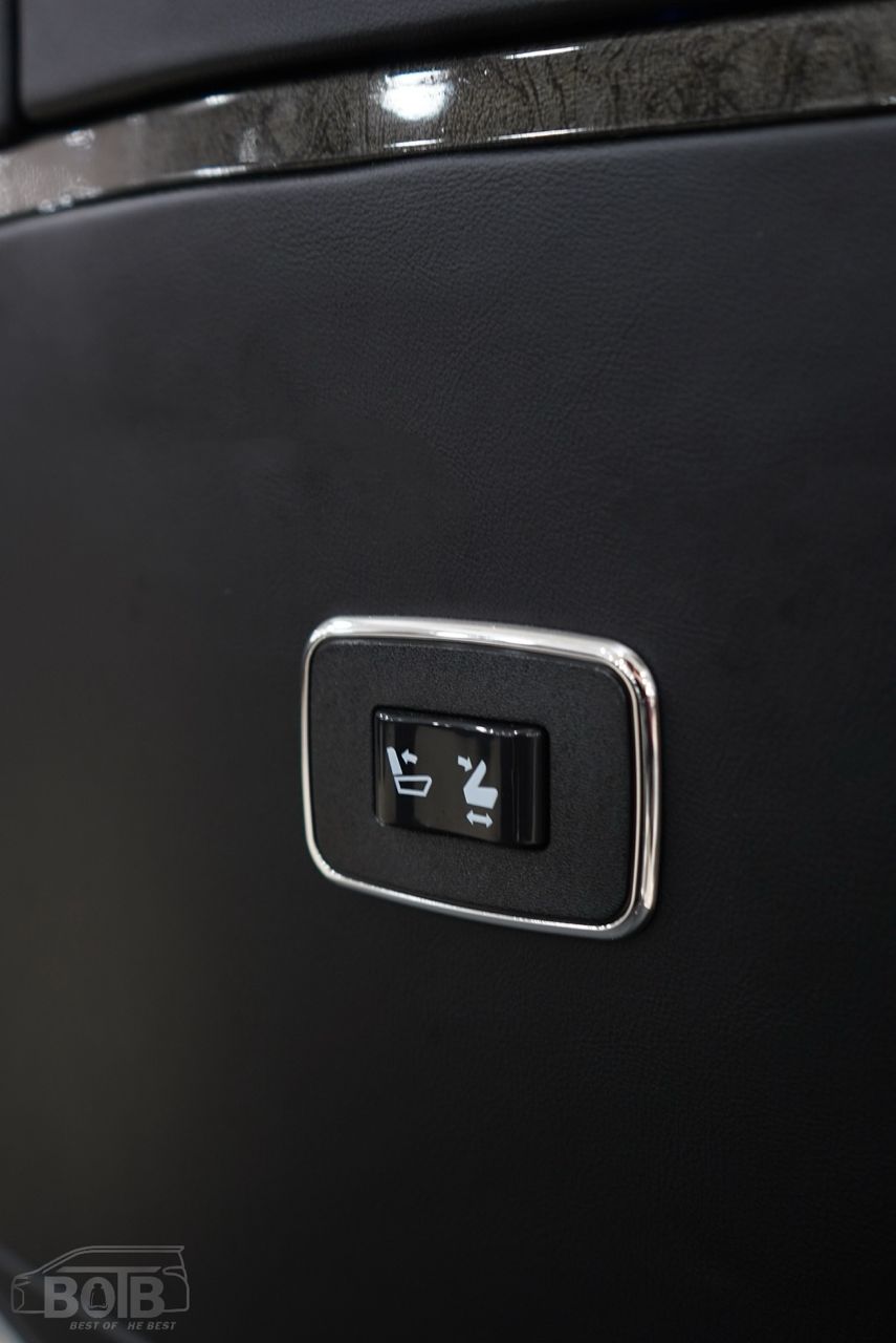 HIACE EXECUTIVE LOUNGE 2.0 PILOT SEAT / UNI-ST-6008-XTD