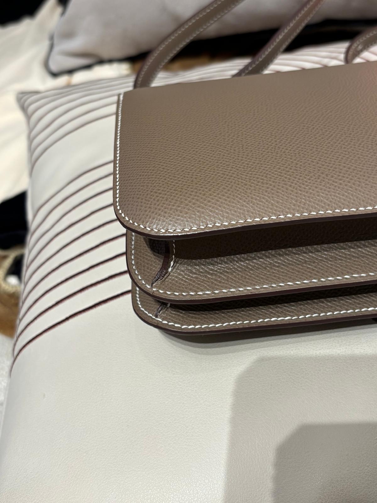 Hermes Constance mini 19 , Stamp Y 大象灰銀扣epsom 牛皮100%Authentic, 98%New ✅Dust bag ✅Box