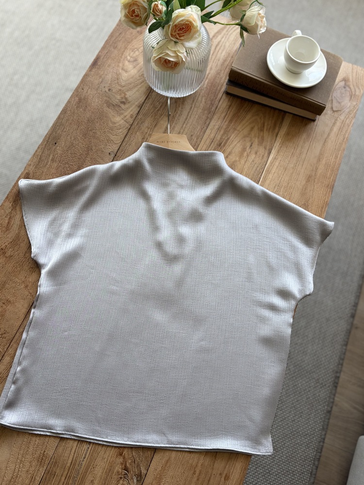 Claudette Silky Pleated Top (Brown)