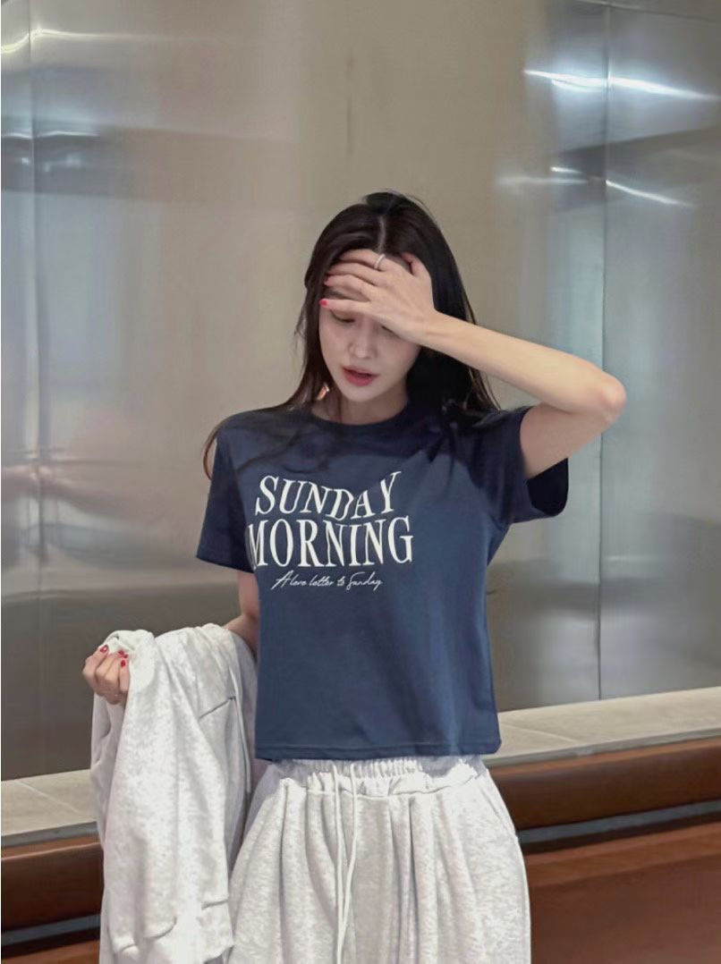 SUNDAY MORNING CROP TEE