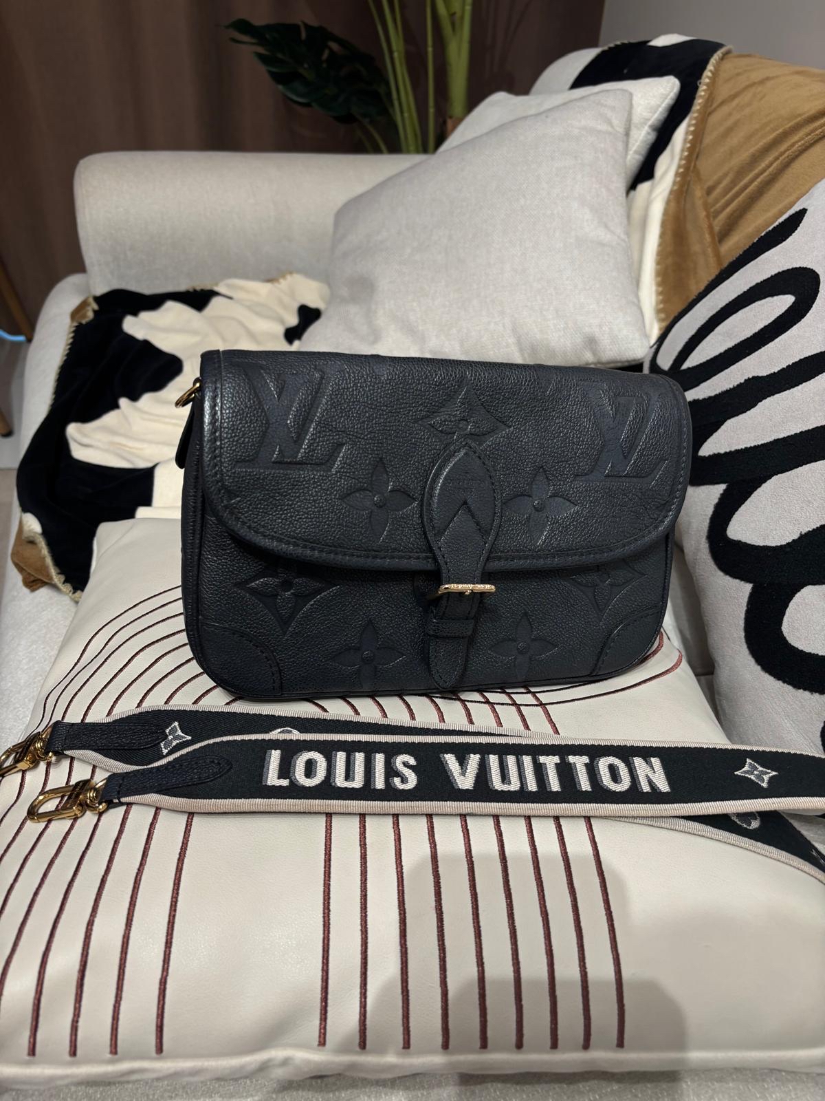 LV Diane Crossbody Bag 100%Authentic, 88%New ✅Dust bag