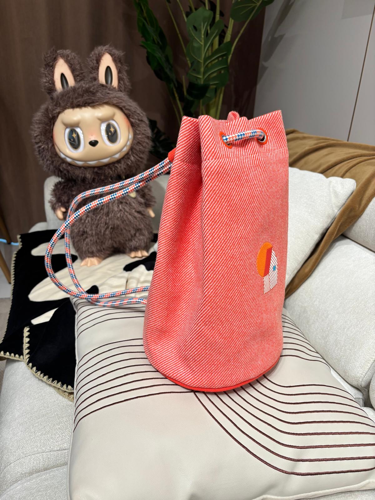 全新 HERMES EPOPEE DUFFLE backpack 羊毛屋仔圖案,100%Authentic ,100%new