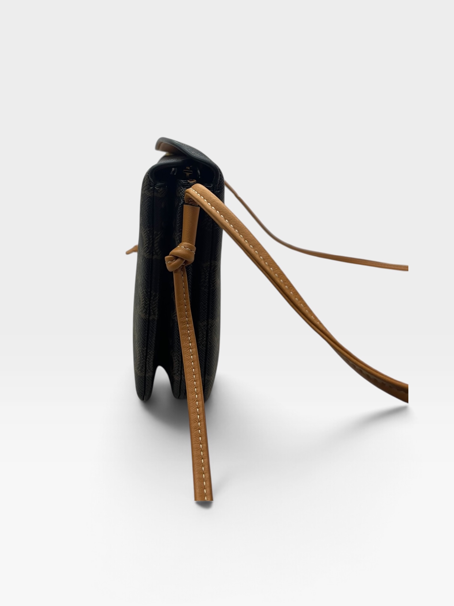 Pre-Owned CELINE Trio Flap / Product Code: 102916
