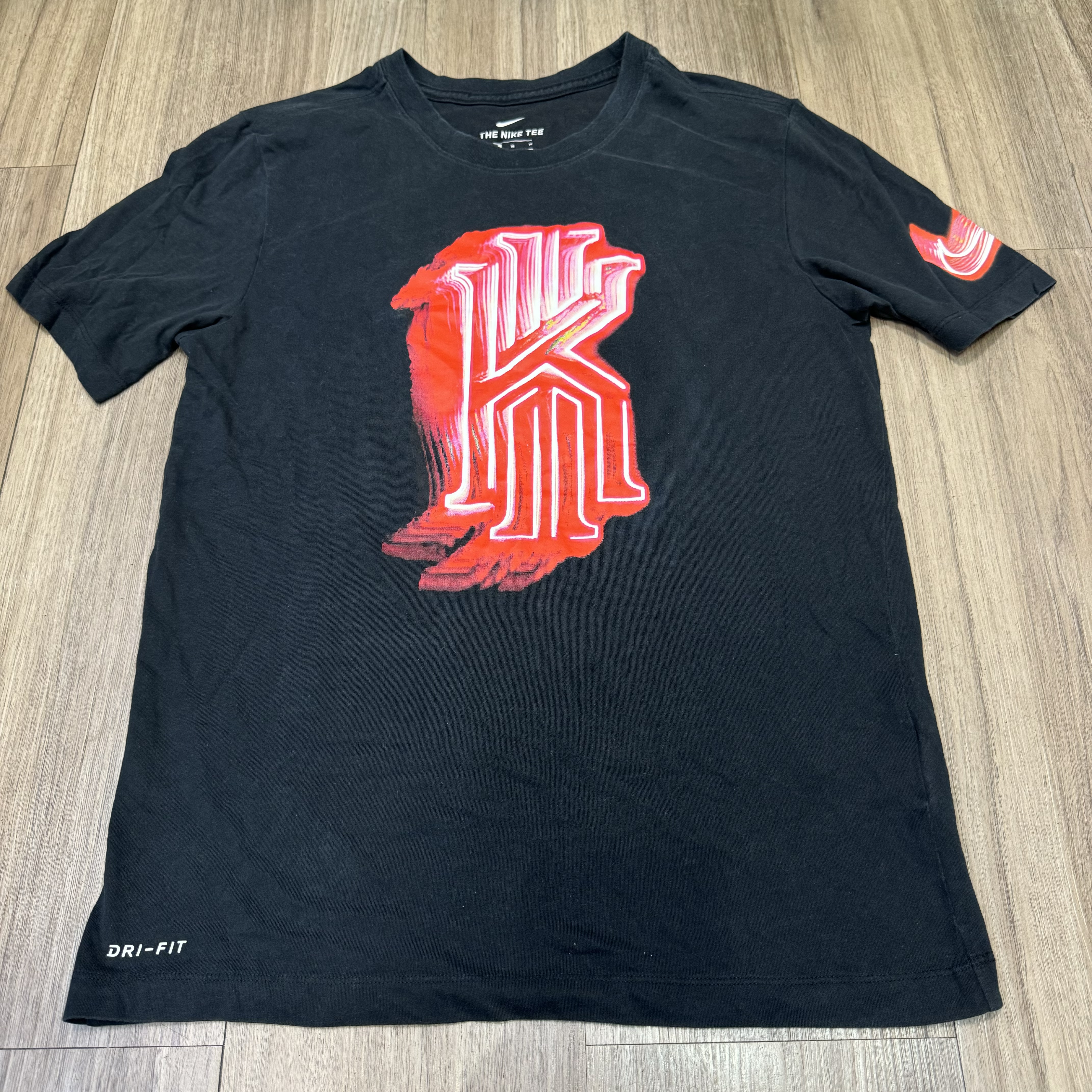 Kyrie Irving nike tee