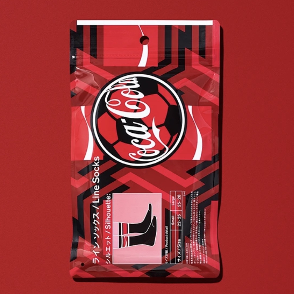 FamilyMart Coca-Cola聯名限定款條紋長襪