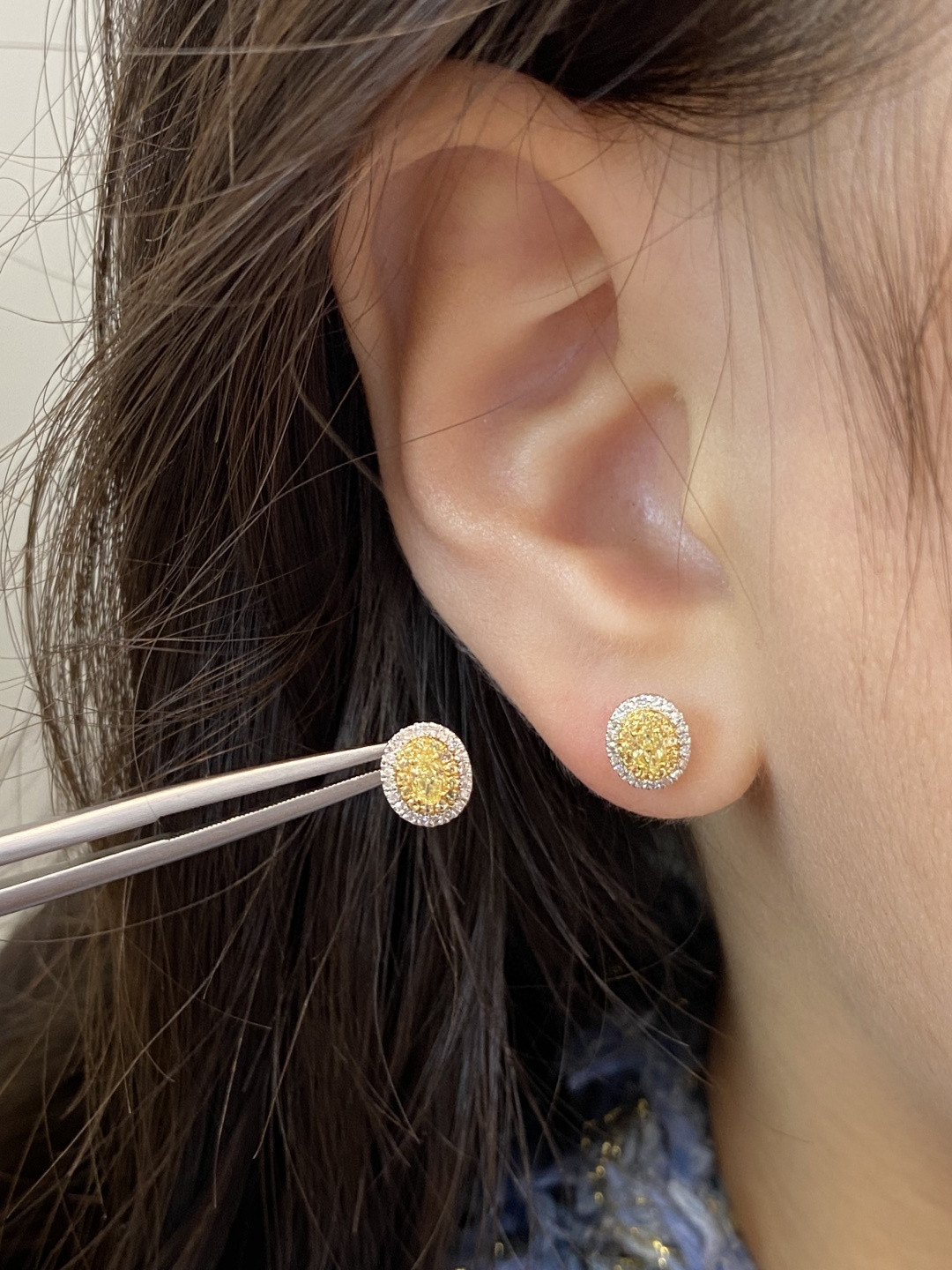 18K Yellow Diamond Earrings 