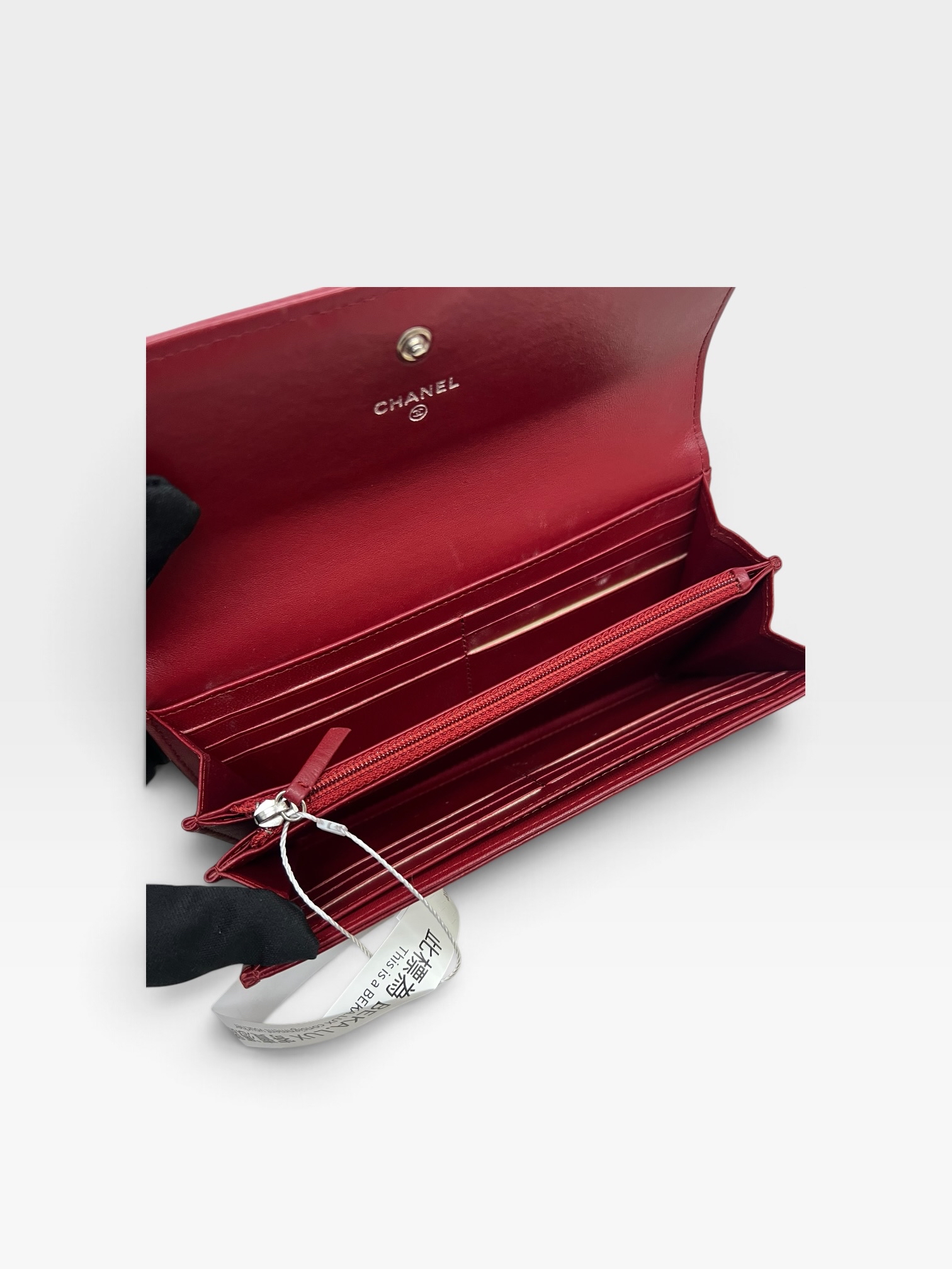 Pre-Owned Chanel Lambskin Camellia Embossed Flap Wallet/Product Code: 102305