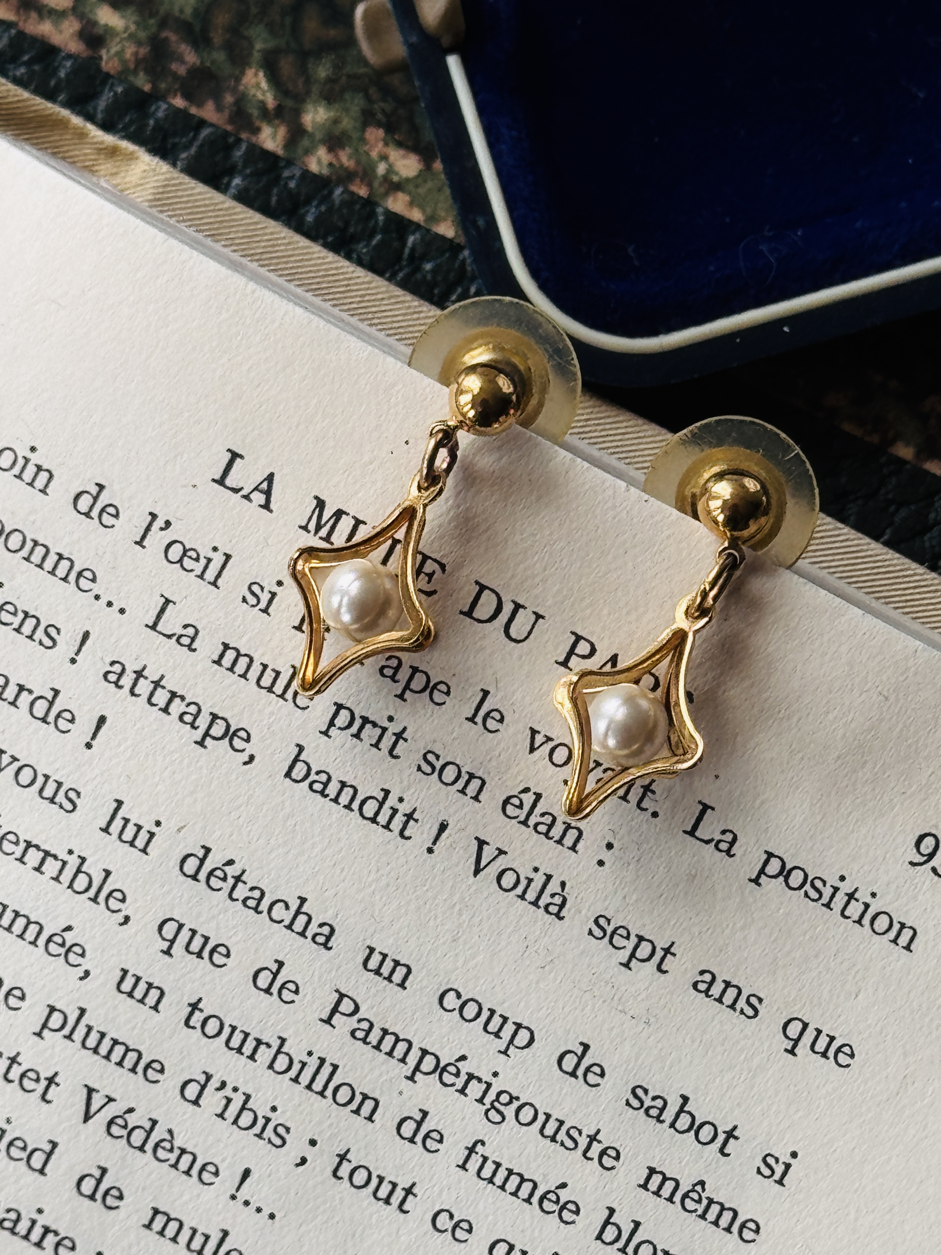 Vintage Pearl Starburst Golden Stud Earrings （MT2585-6)