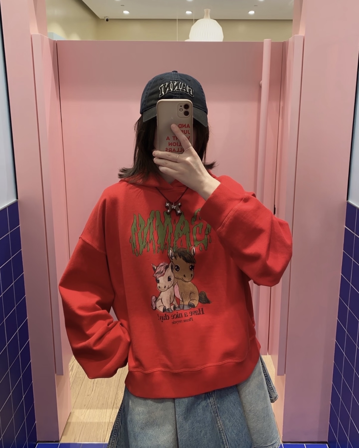 GANNI 紅色小馬圖案短款連帽衫