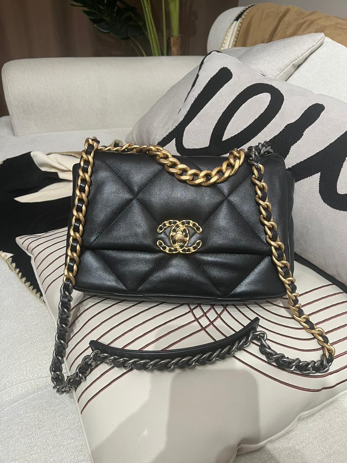 Chanel 19 Small AS1160 100%Authentic, 98%New ✅晶片✅Dust bag✅Box