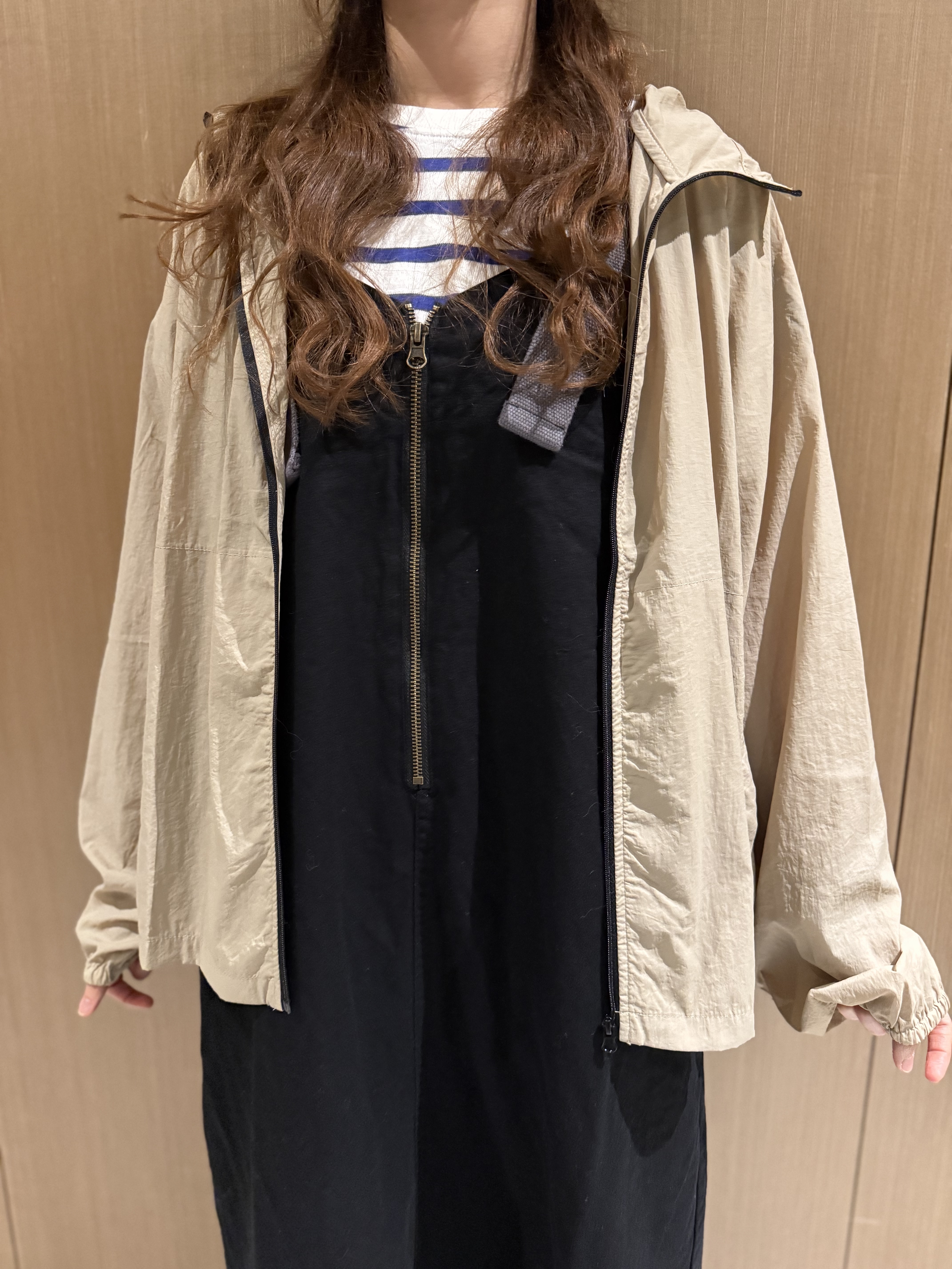 超薄連帽風褸（奶茶棕）