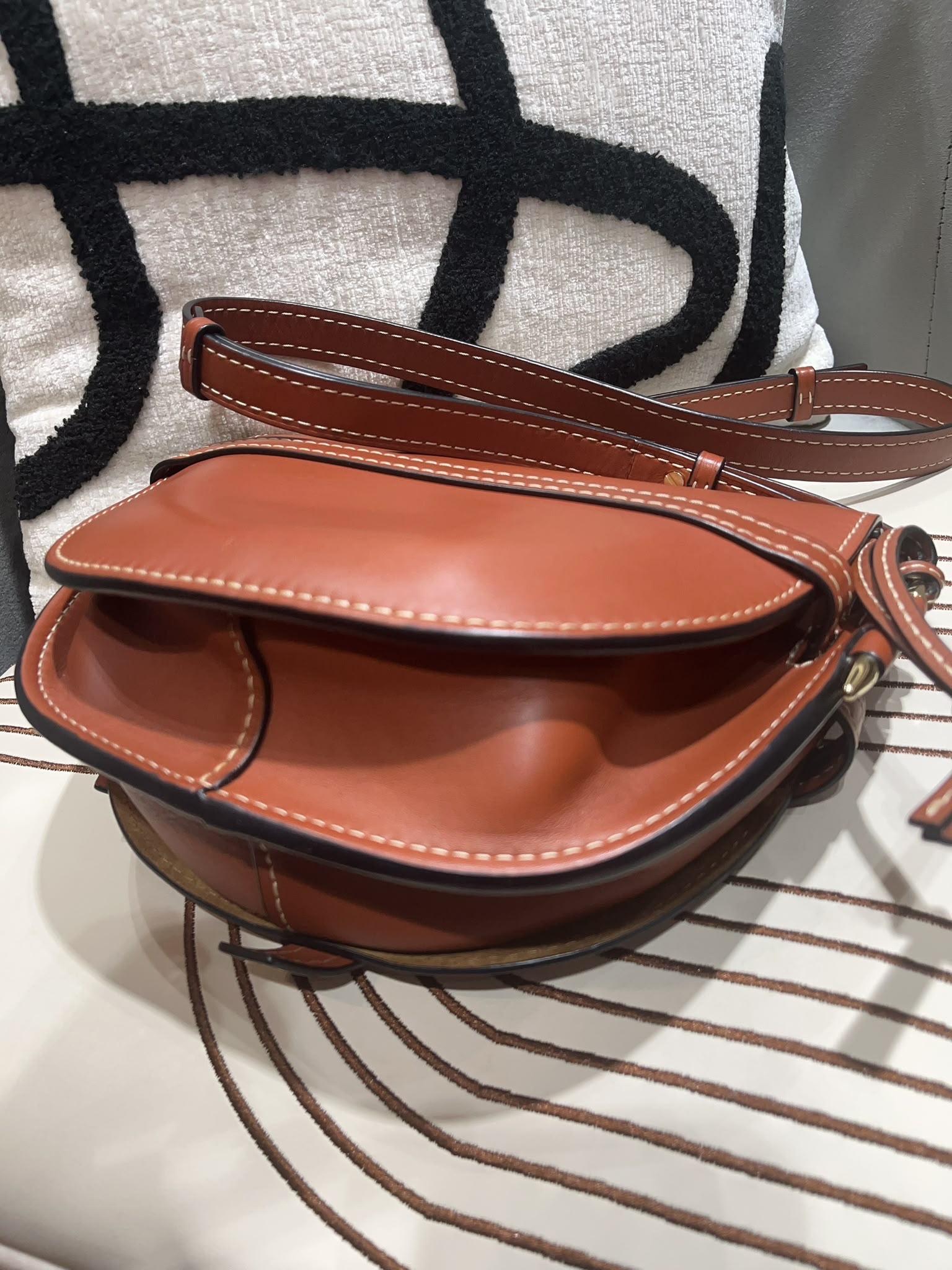 Loewe Gate Small Calfskin Shoulder Bag 100%Authentic, 95%New ☑️Dust bag