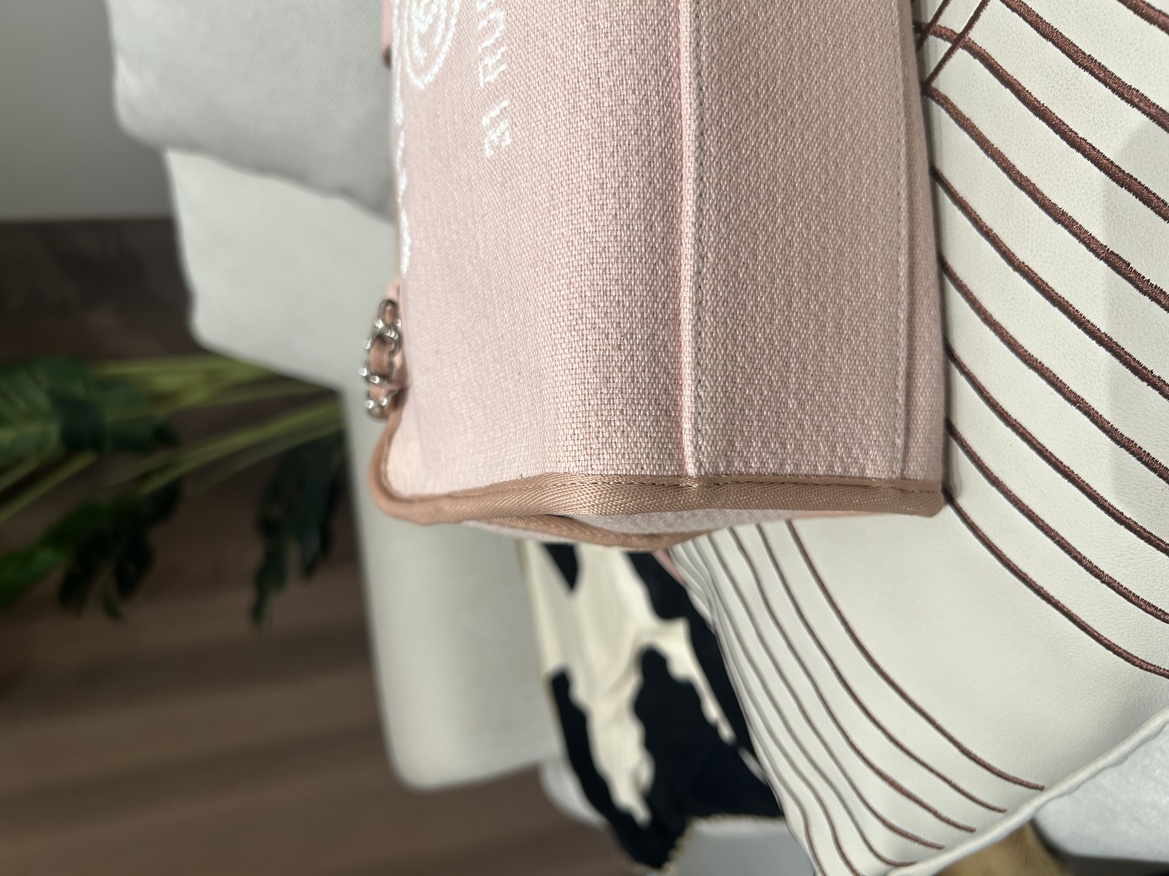 Chanel Deauville Boston Shoulder Bag Pink 100%Authentic, 95%New ✅收據✅20Card✅Dust bag
