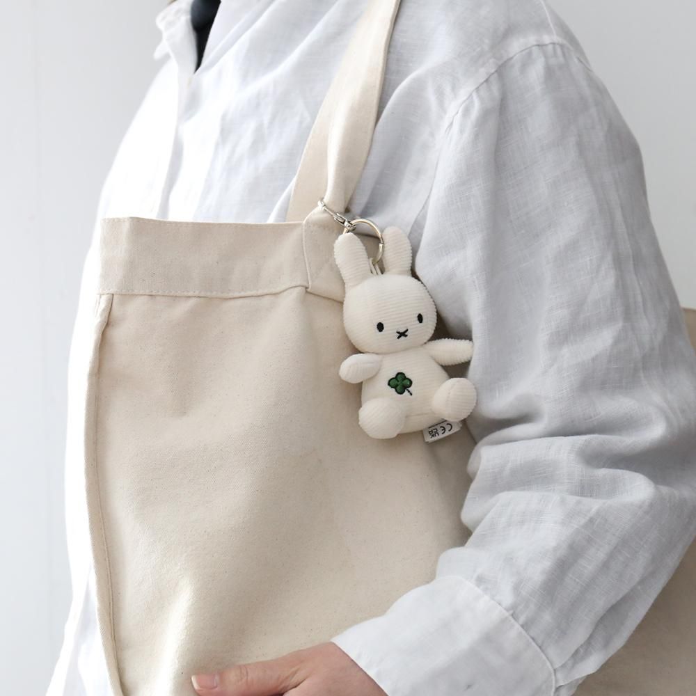 日本直送~新款Miffy四葉草掛飾公仔