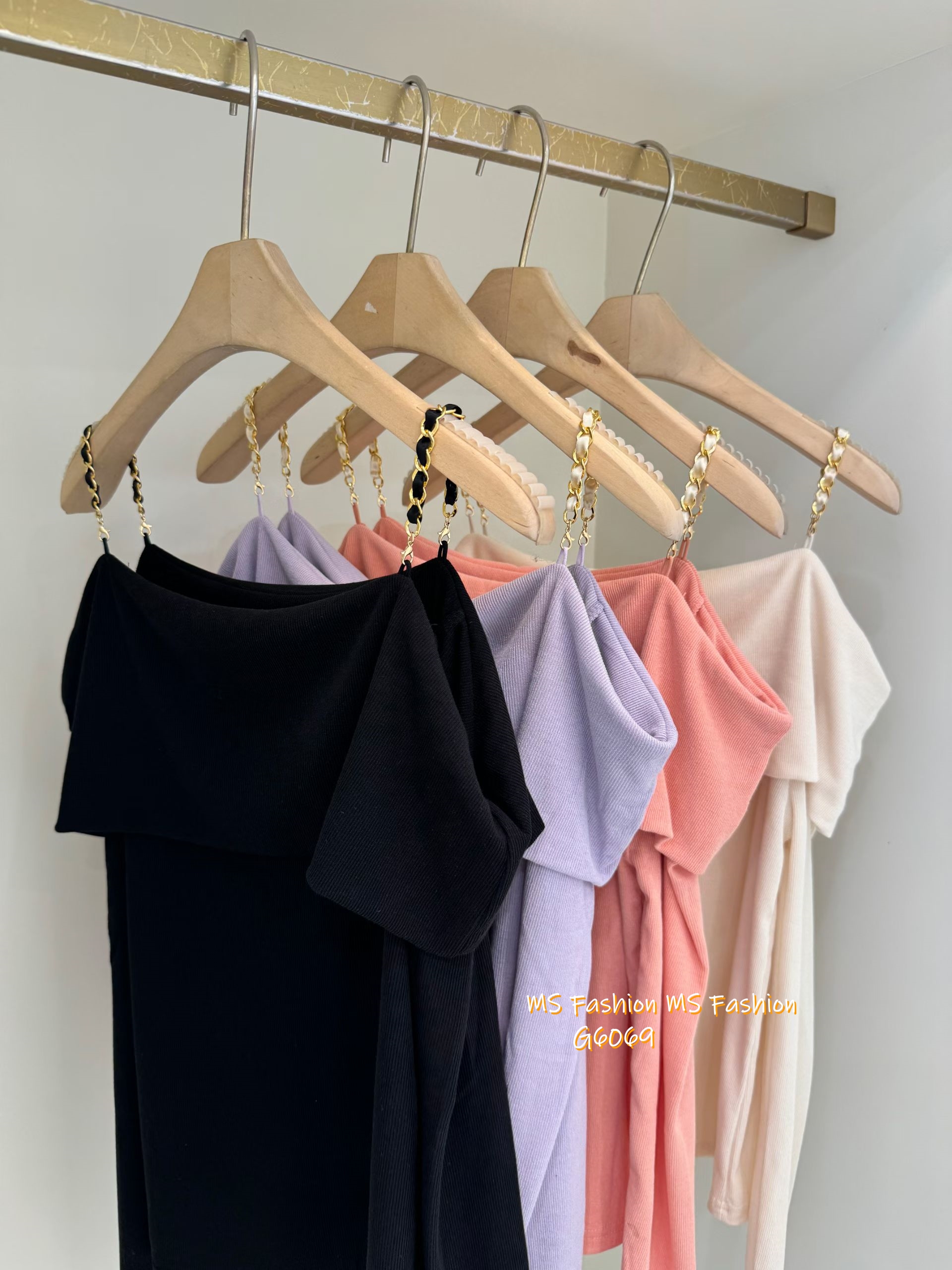 G6068 韓國🇰🇷金鏈吊帶露肩top