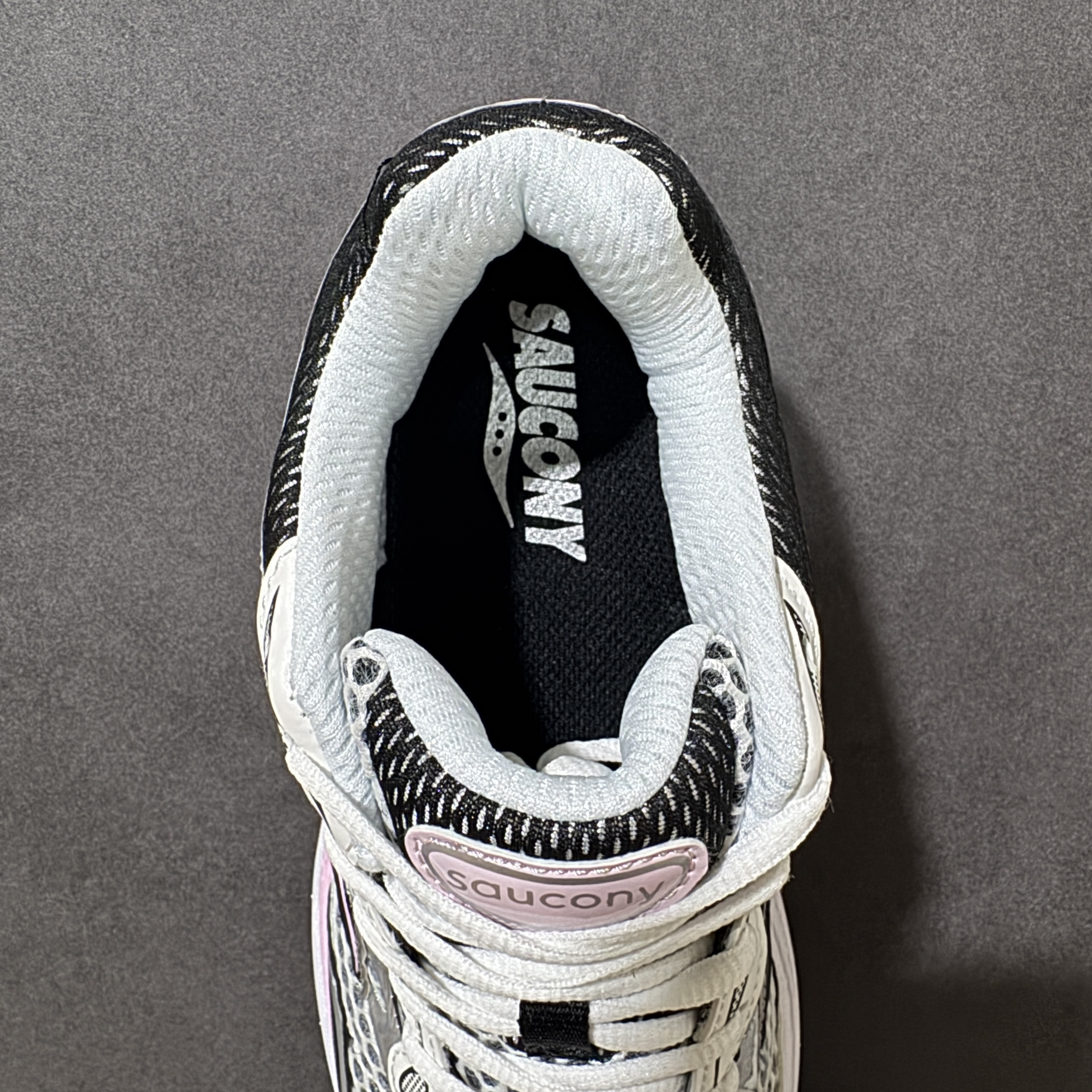 Saucony ProGrid Omni 9 OG